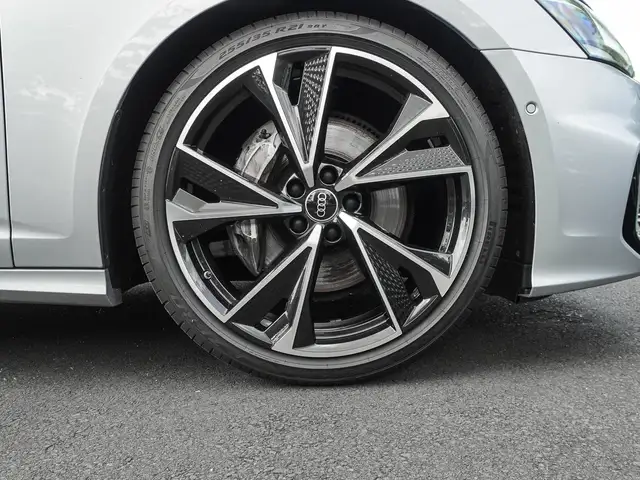 Audi A6 view 7