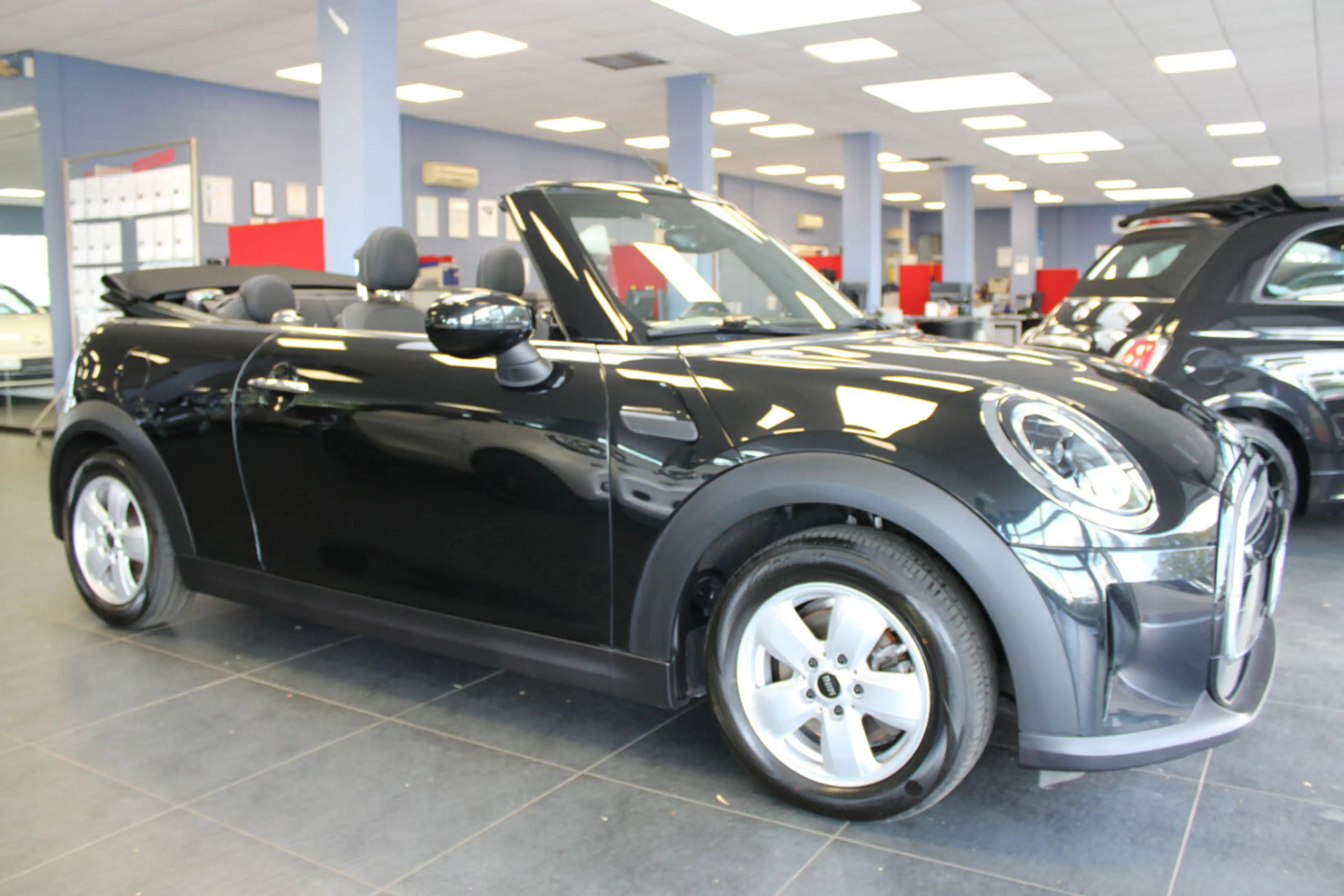 MINI Cooper Cabrio Aut. Essential Trim