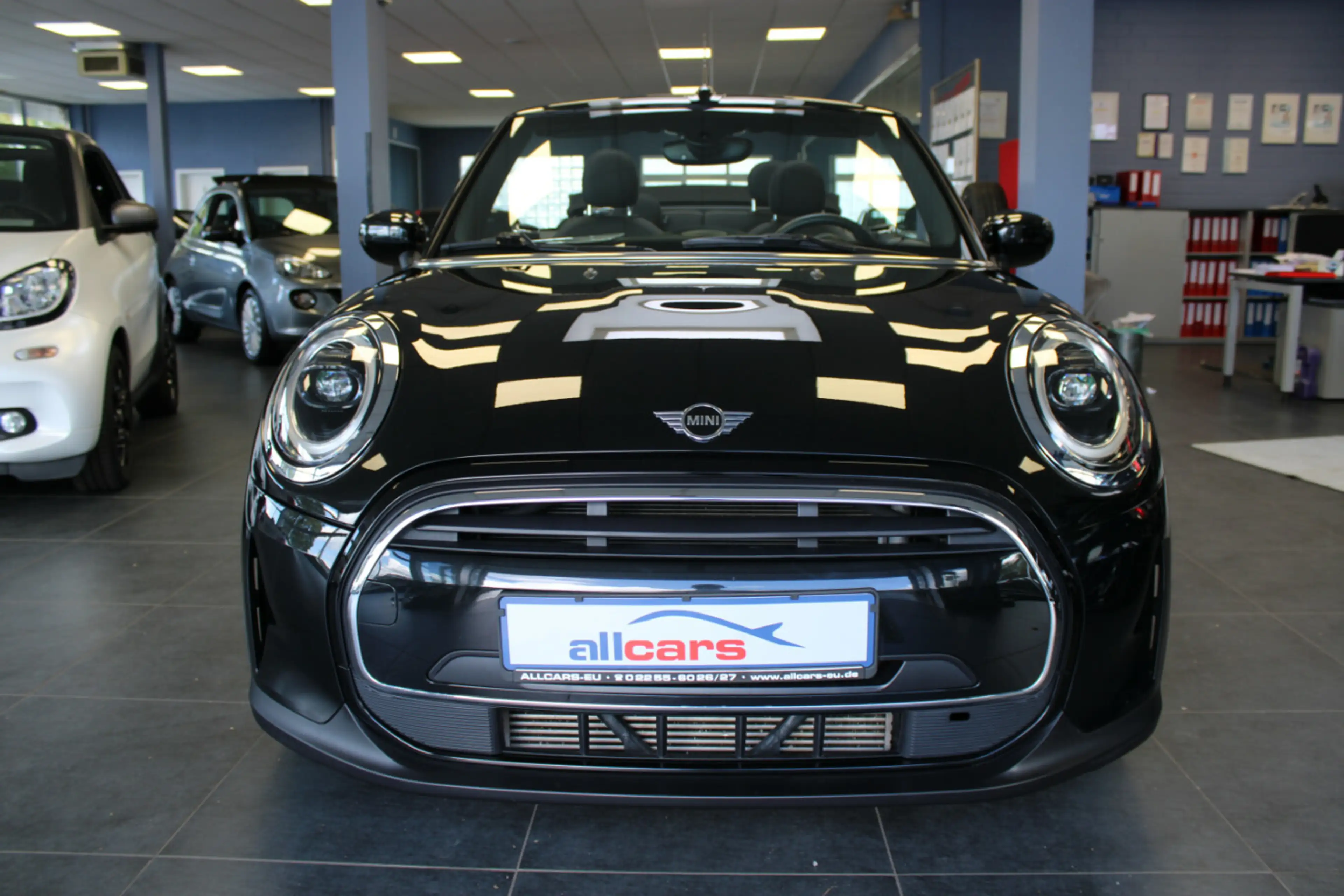 MINI Cooper Cabrio Aut. Essential Trim — photo 2