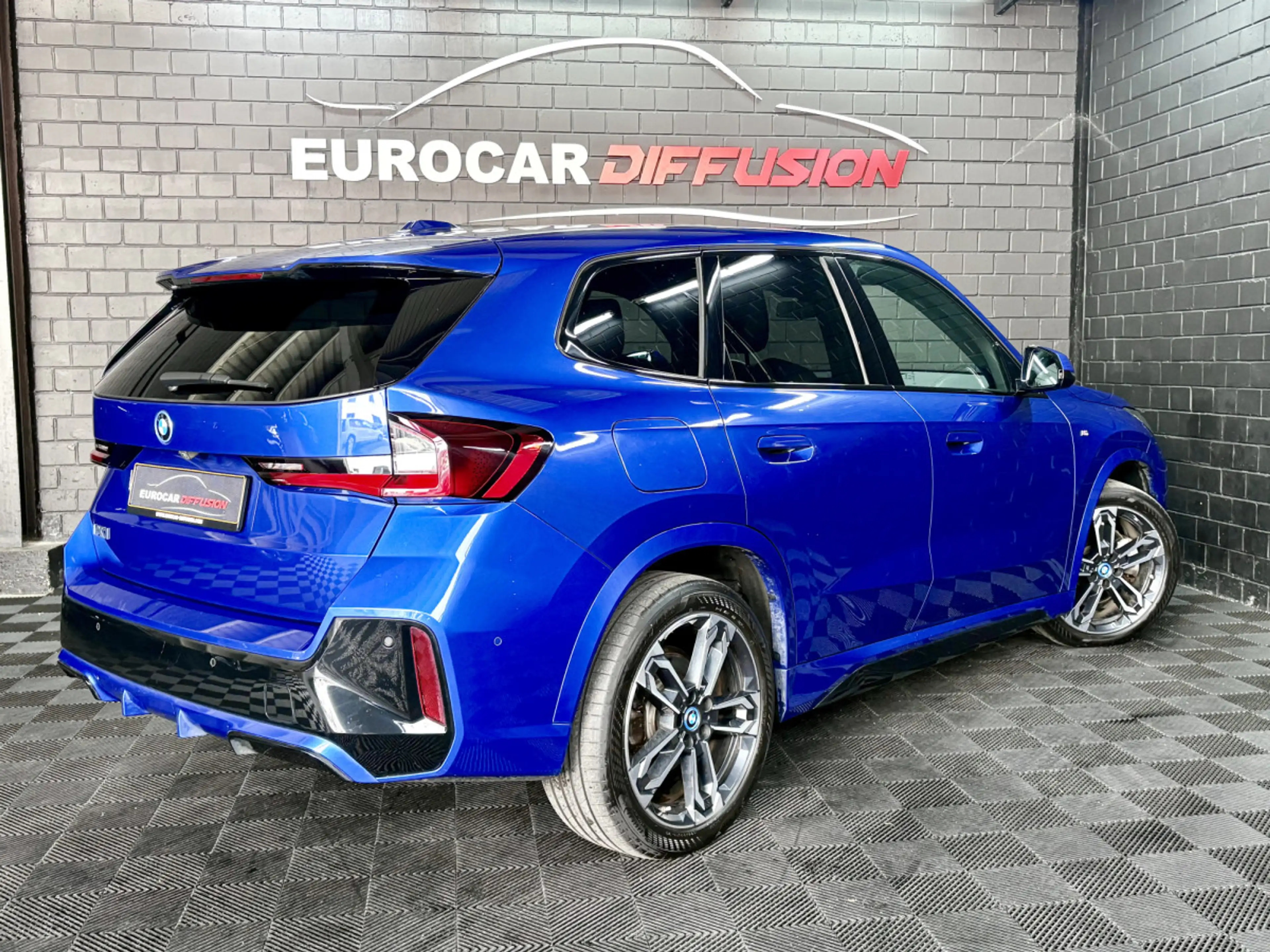 BMW iX1 BEV 67KWH XDRIVE30 (200KW) 4WD AUTO M-Sport — photo 6