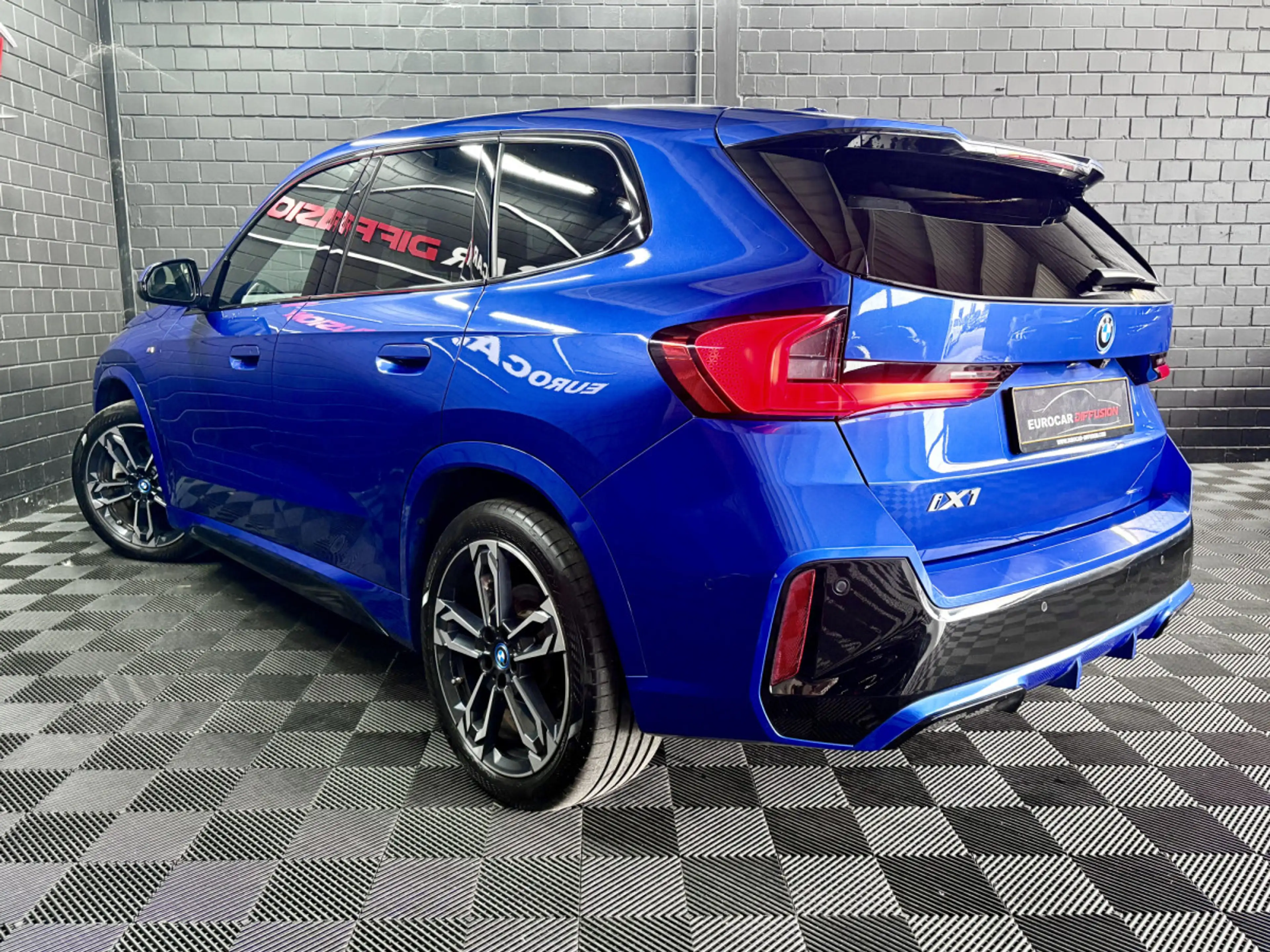 BMW iX1 BEV 67KWH XDRIVE30 (200KW) 4WD AUTO M-Sport — photo 4