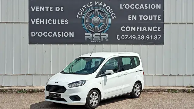 Ford Tourneo Courier 1.5 TDCI 100 BV6 S\u0026amp;S Titanium