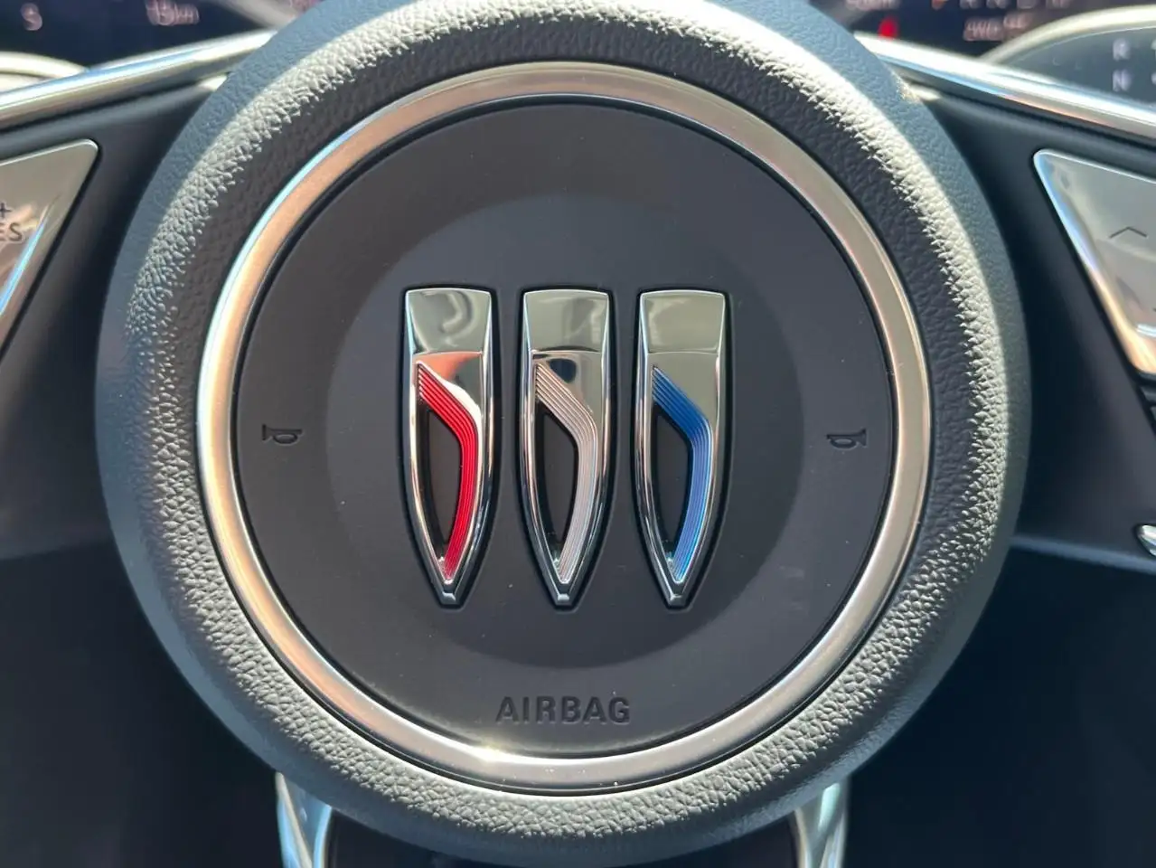 Buick Envision снимка Buick Envision