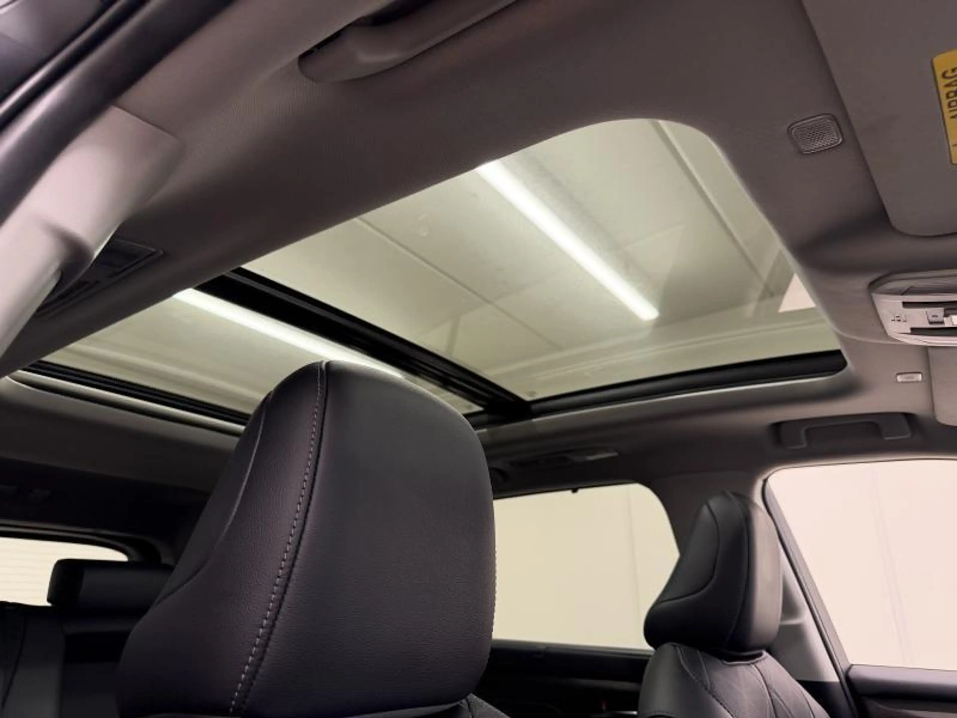 Toyota Highlander Premium Plus 4X4 — photo 10
