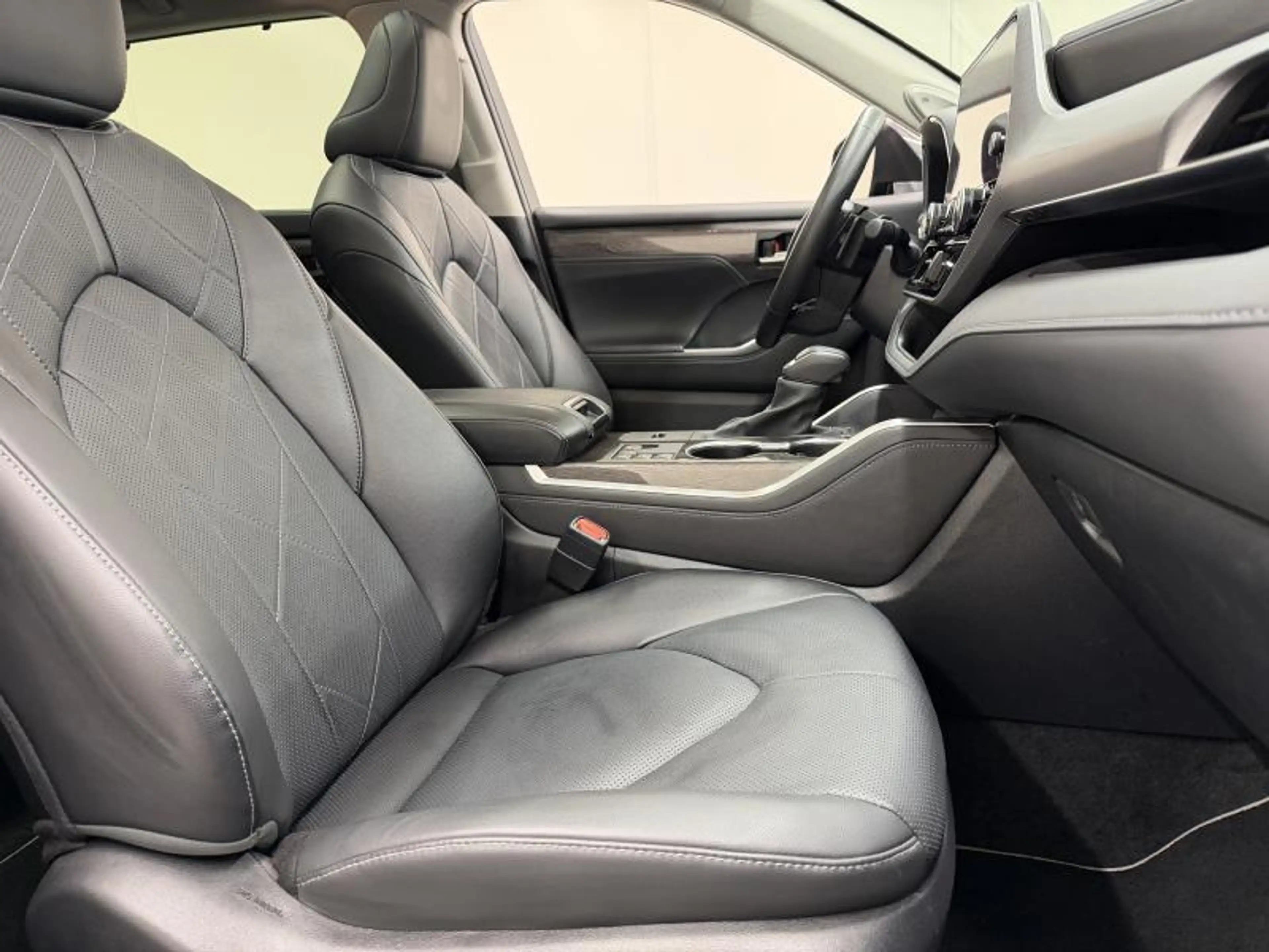 Toyota Highlander Premium Plus 4X4 — photo 12