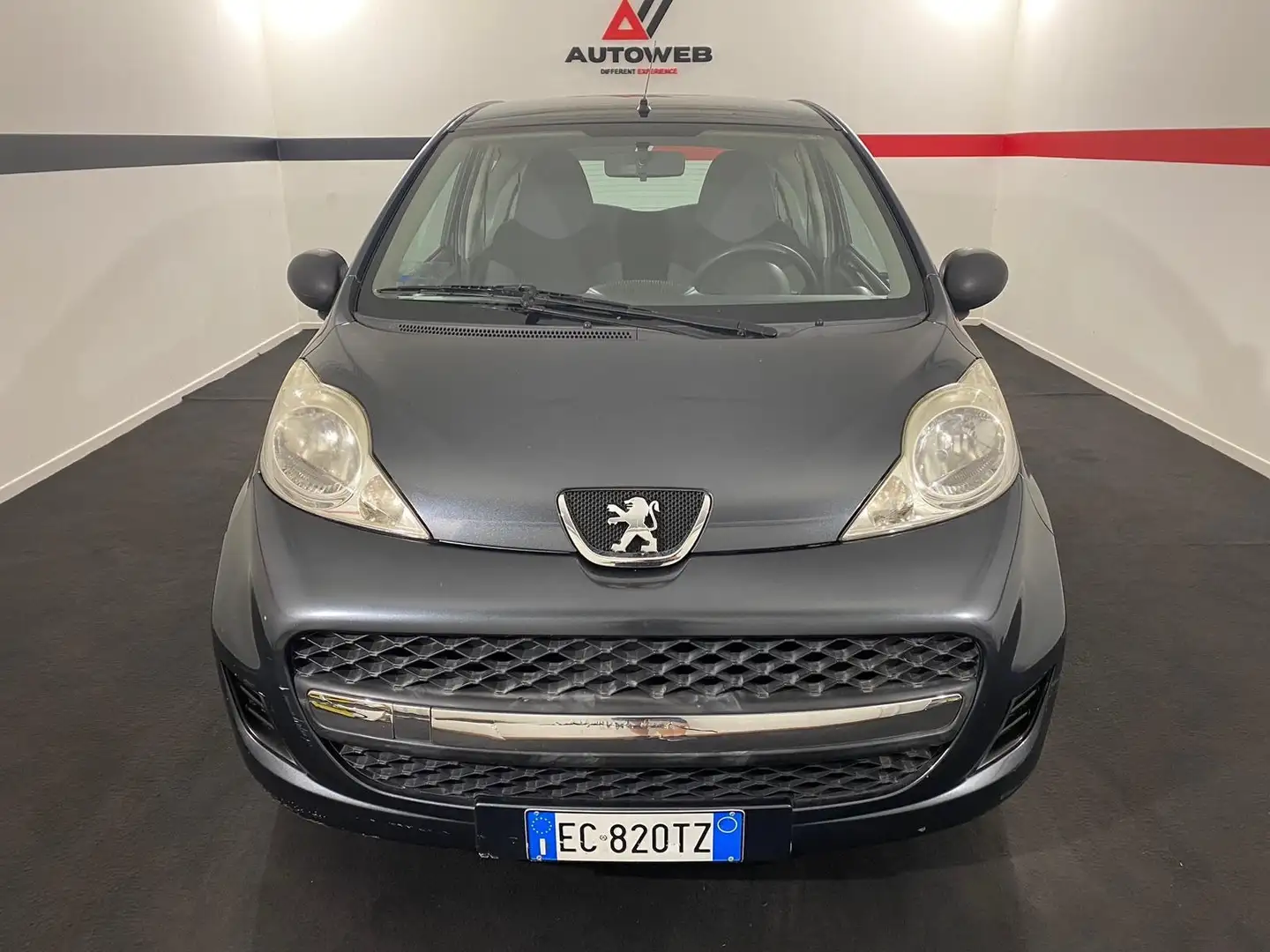 Peugeot 107 1.0 68CV 3p. Plaisir Nero - 2