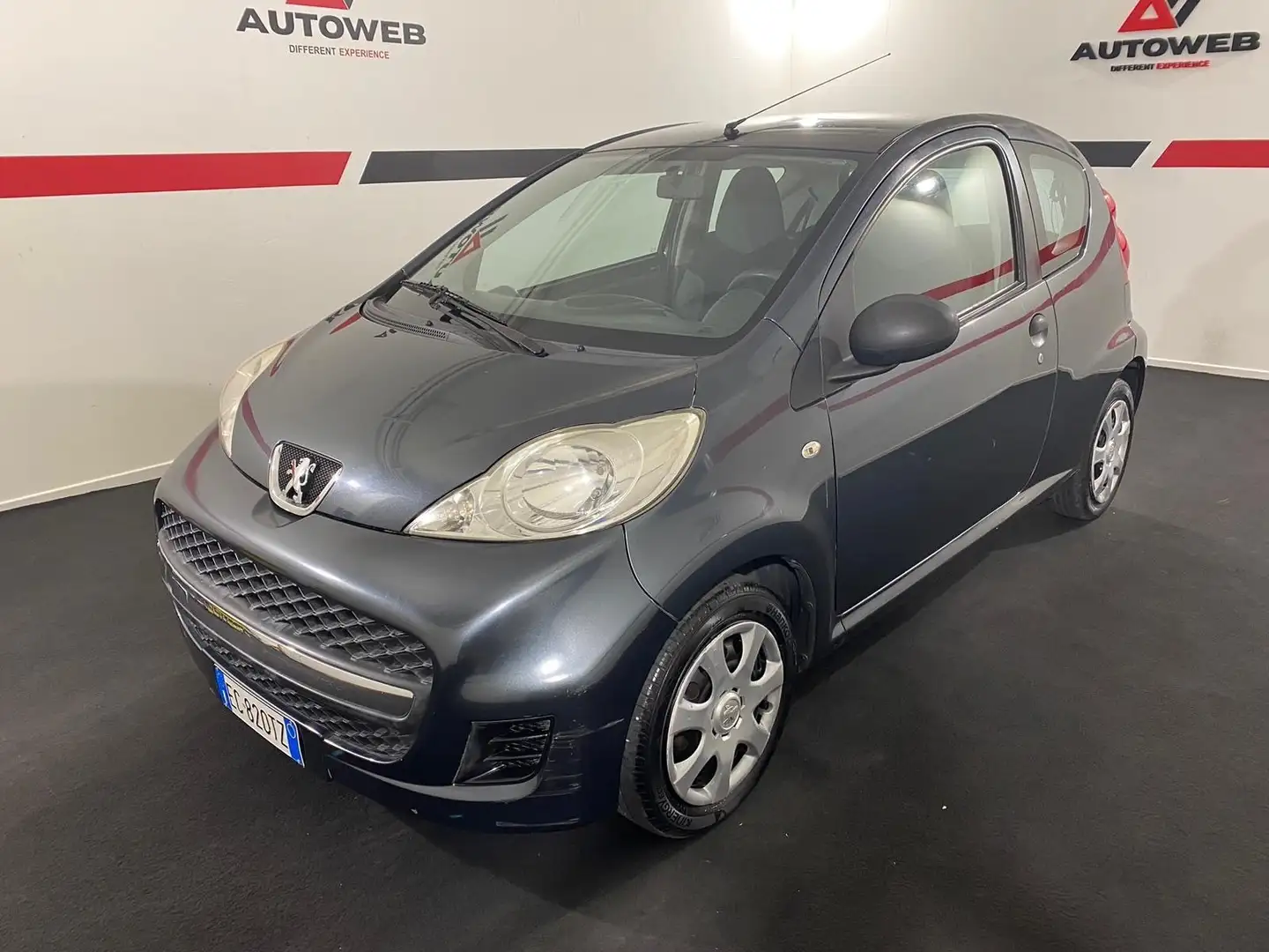 Peugeot 107 1.0 68CV 3p. Plaisir Nero - 1