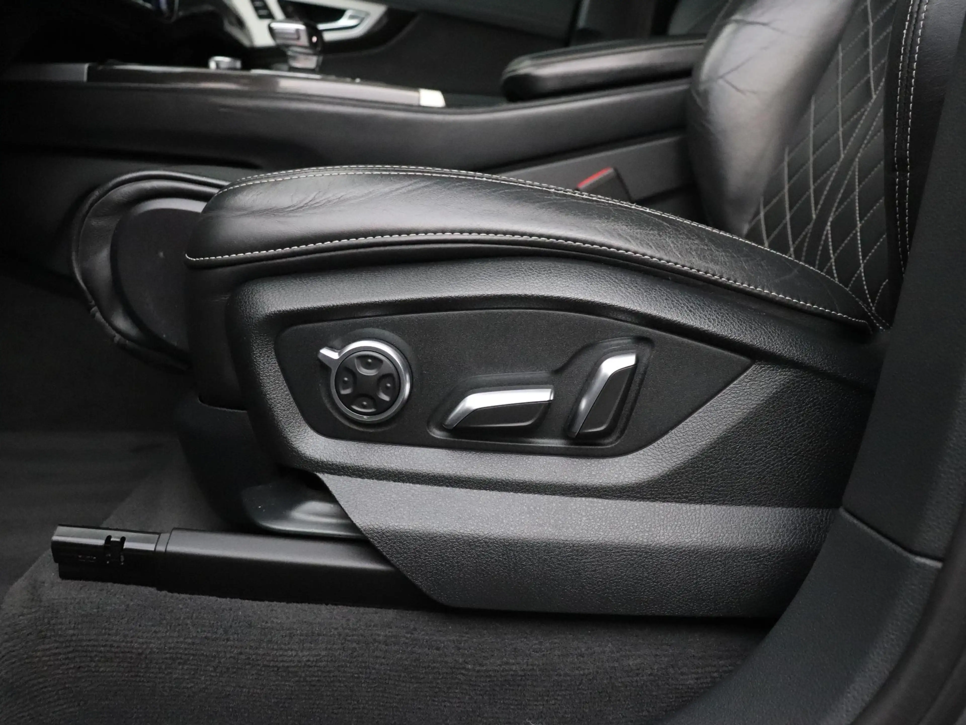 Audi SQ7 4.0 TDI quattro Pro Line + 7p | PANO-DAK | LEDER | — photo 9