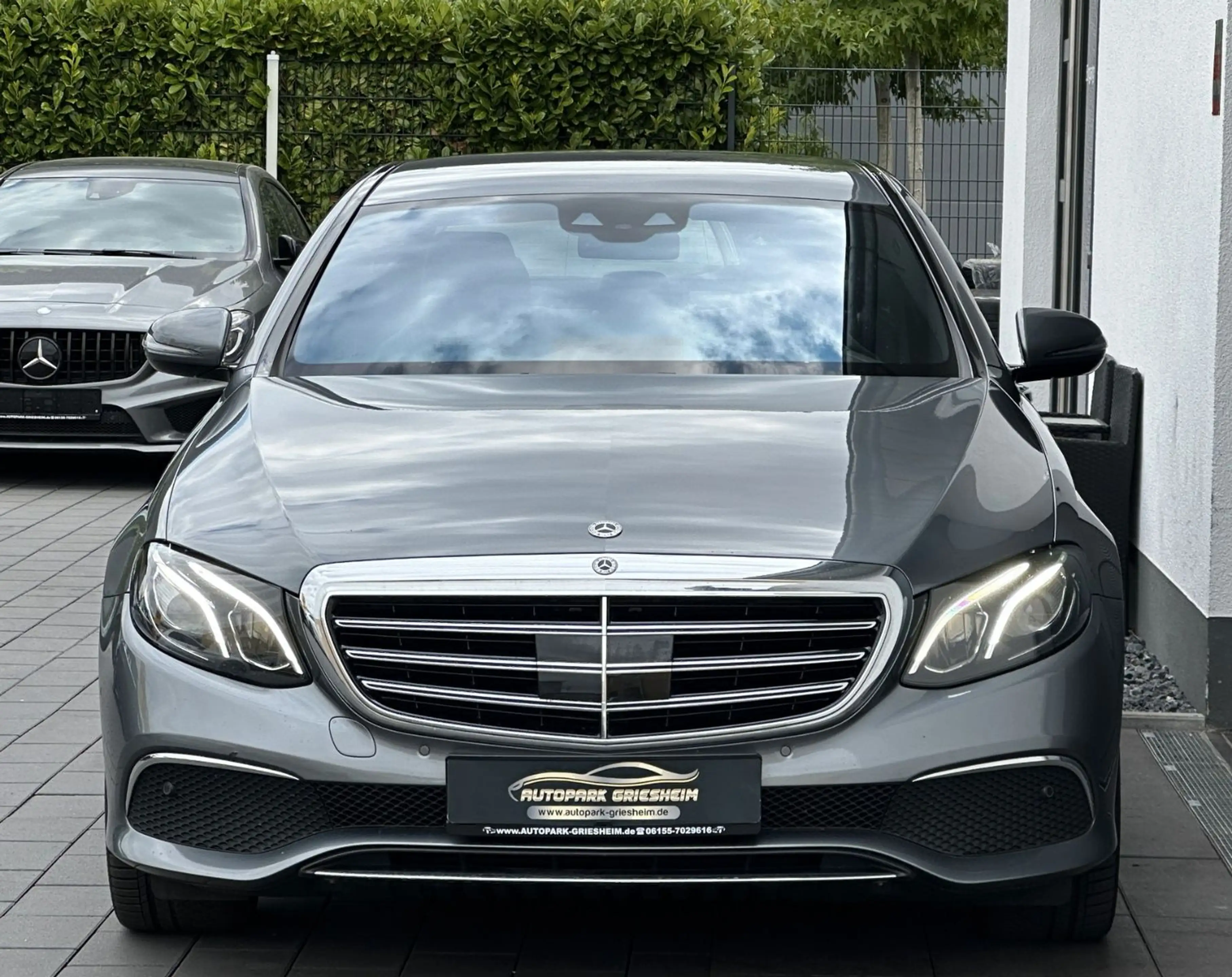 Mercedes-Benz E 400 d 4Matic*EXCLUSIVE*1HD*COMAND*ACC+*KAMERA* — photo 2