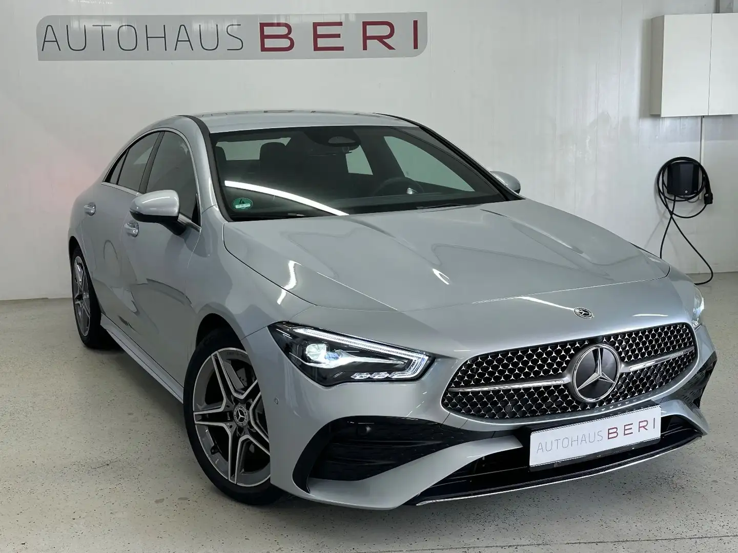Mercedes-Benz CLA 200 Coupe AMG*Lenkr.Hz.*Burmester*Keyless Серебристый - 1