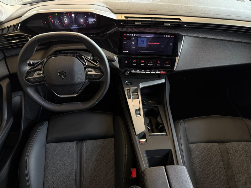 Peugeot 408 1.2 130 A PureTech llure CarPlay*Tempomat — photo 14