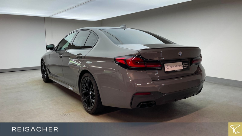 BMW 550 i A xDrive Lim StdHzg,GSD,AHK,DAProf,Leder,A — photo 2