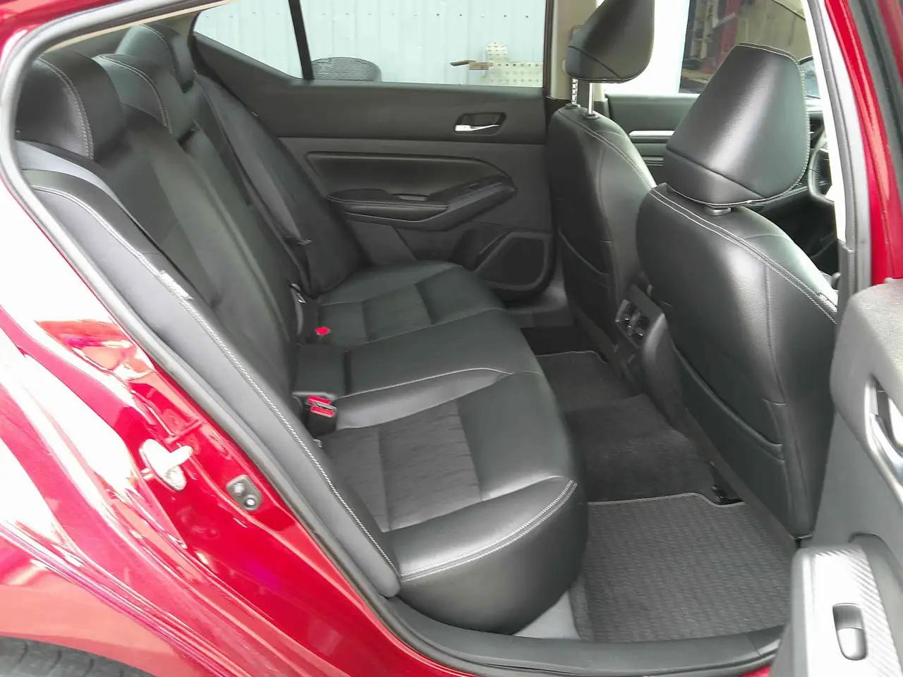 Nissan Altima снимка Nissan Altima