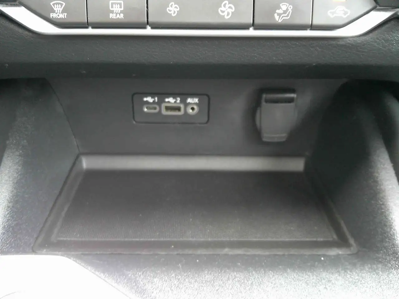 Nissan Altima снимка Nissan Altima