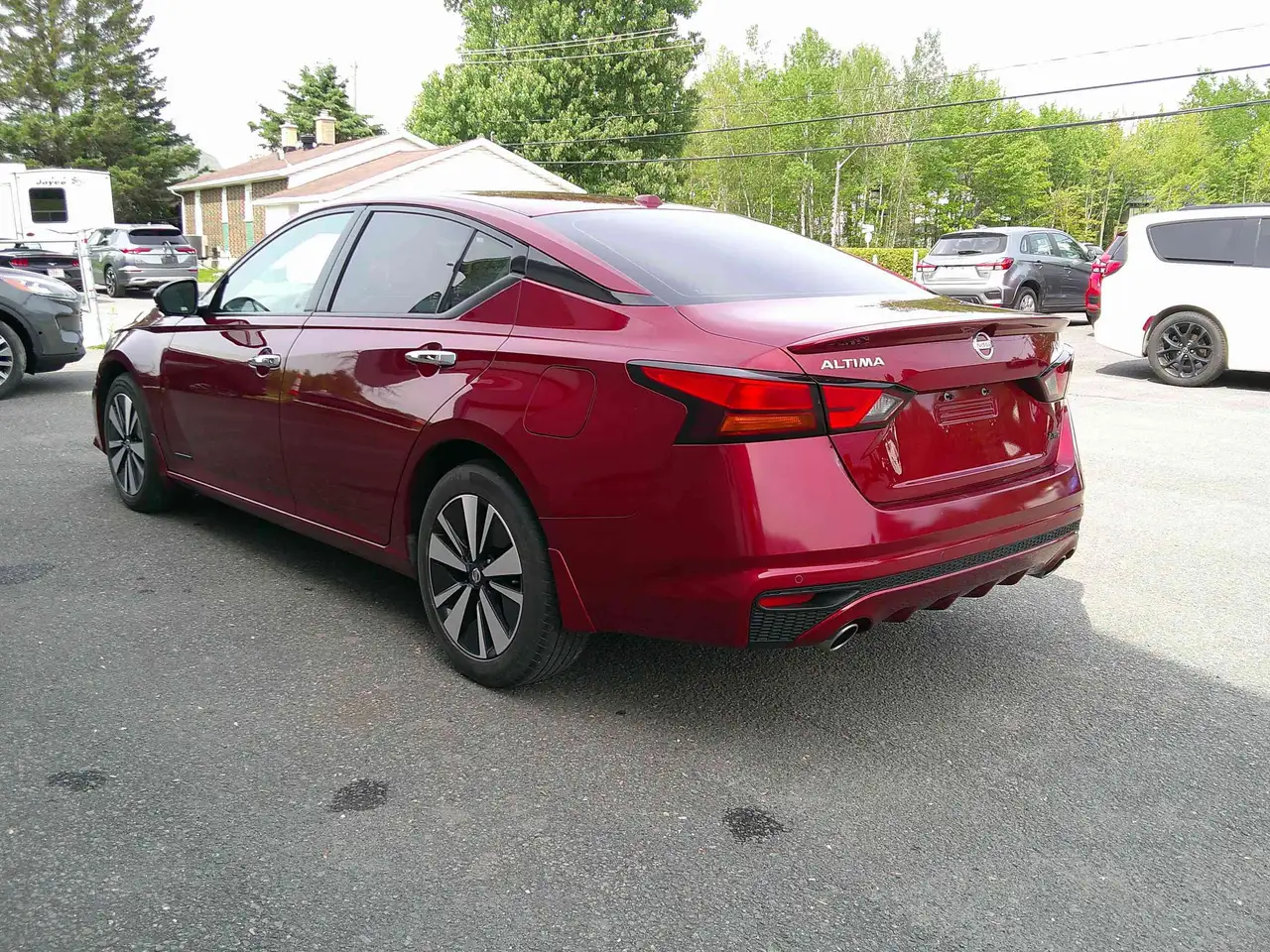 Nissan Altima снимка Nissan Altima