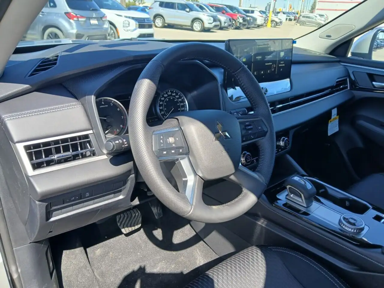 Mitsubishi Outlander снимка Mitsubishi Outlander