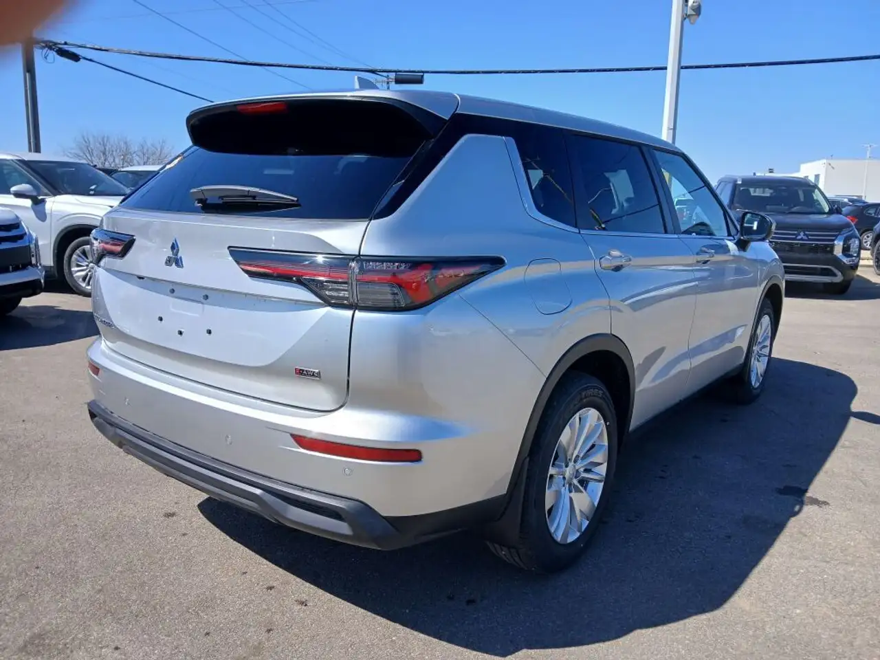 Mitsubishi Outlander снимка Mitsubishi Outlander