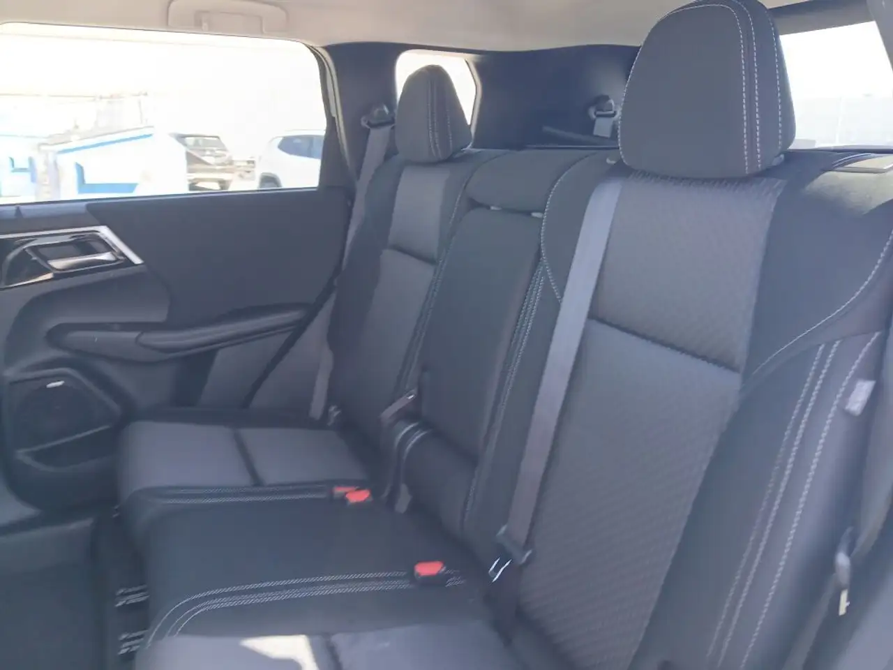 Mitsubishi Outlander снимка Mitsubishi Outlander