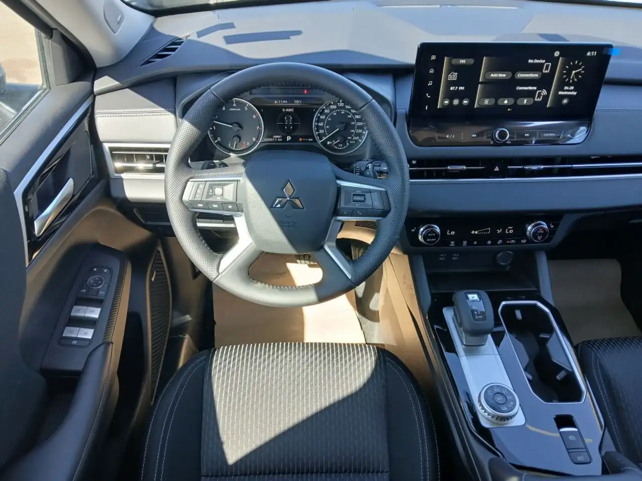 Mitsubishi Outlander снимка Mitsubishi Outlander