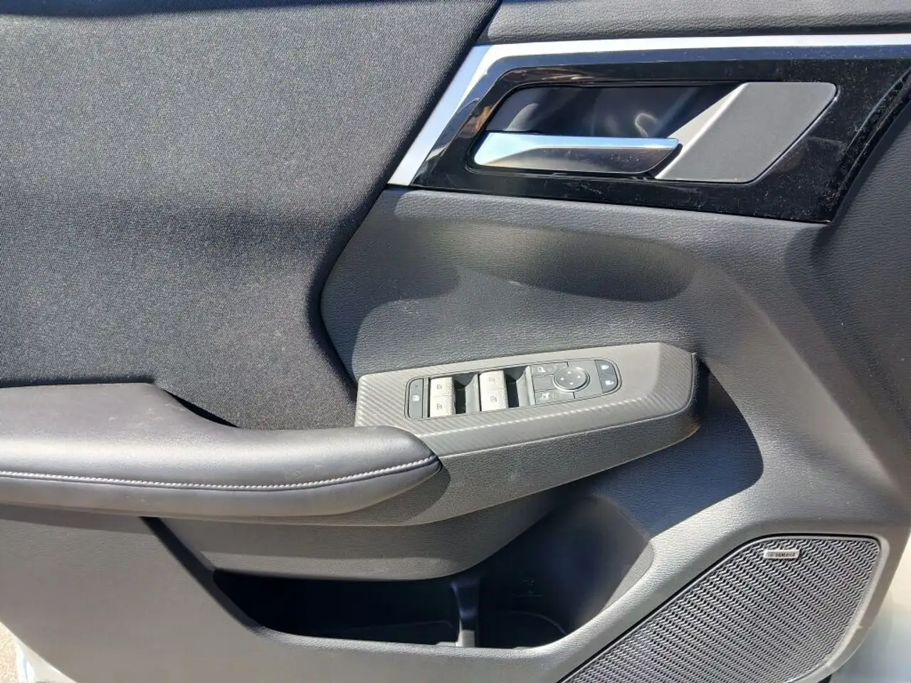 Mitsubishi Outlander снимка Mitsubishi Outlander