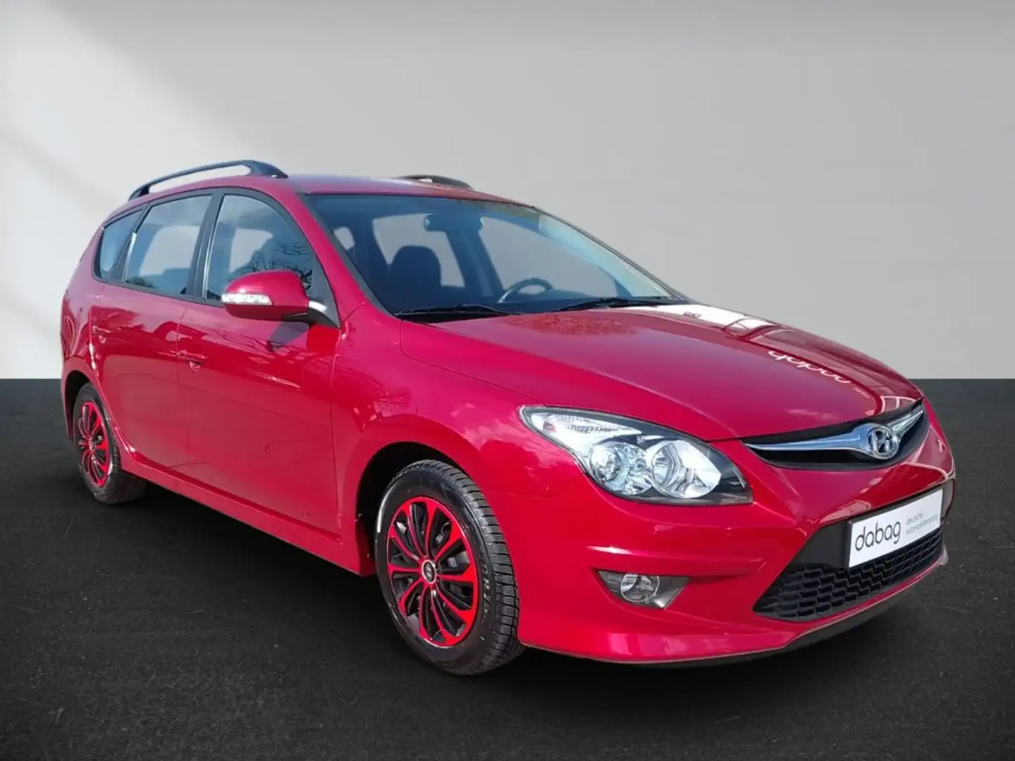 Hyundai i30 1.4 Classic Rood - 2