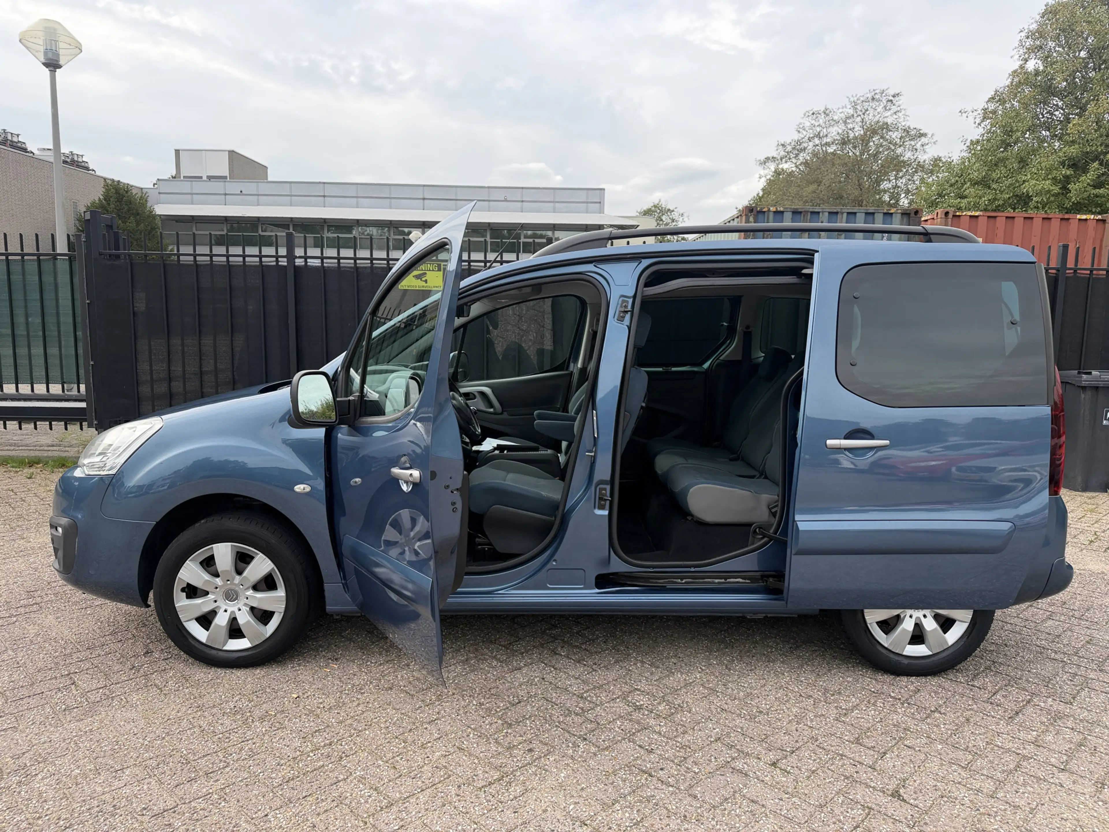 Citroen Berlingo 1.2 PureTech XTR Clima/Navi/Camera/Cruise/PDC/Trek — photo 3