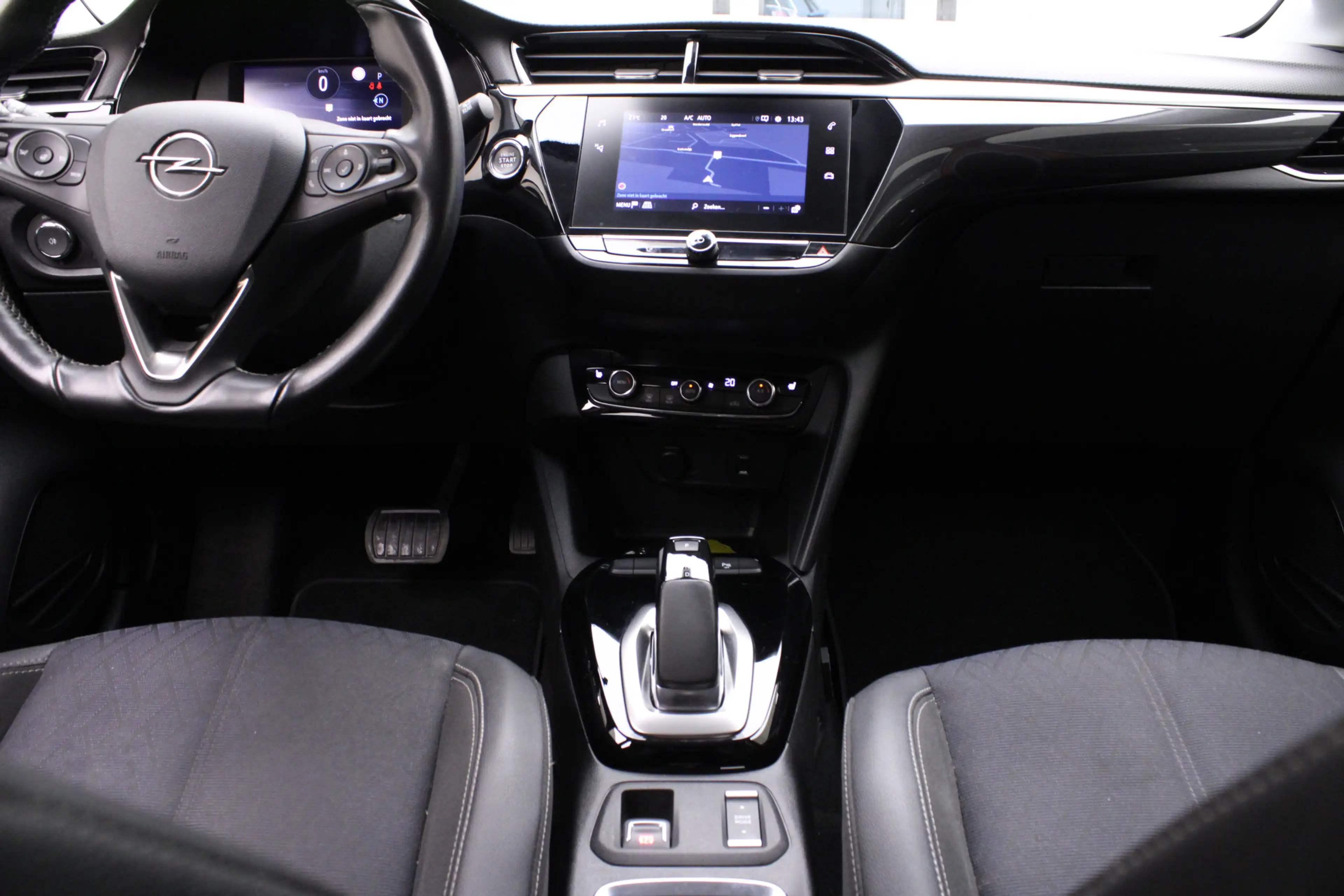Opel Corsa-e Elegance 50 kWh | Climate control | Navi fullmap | — photo 25