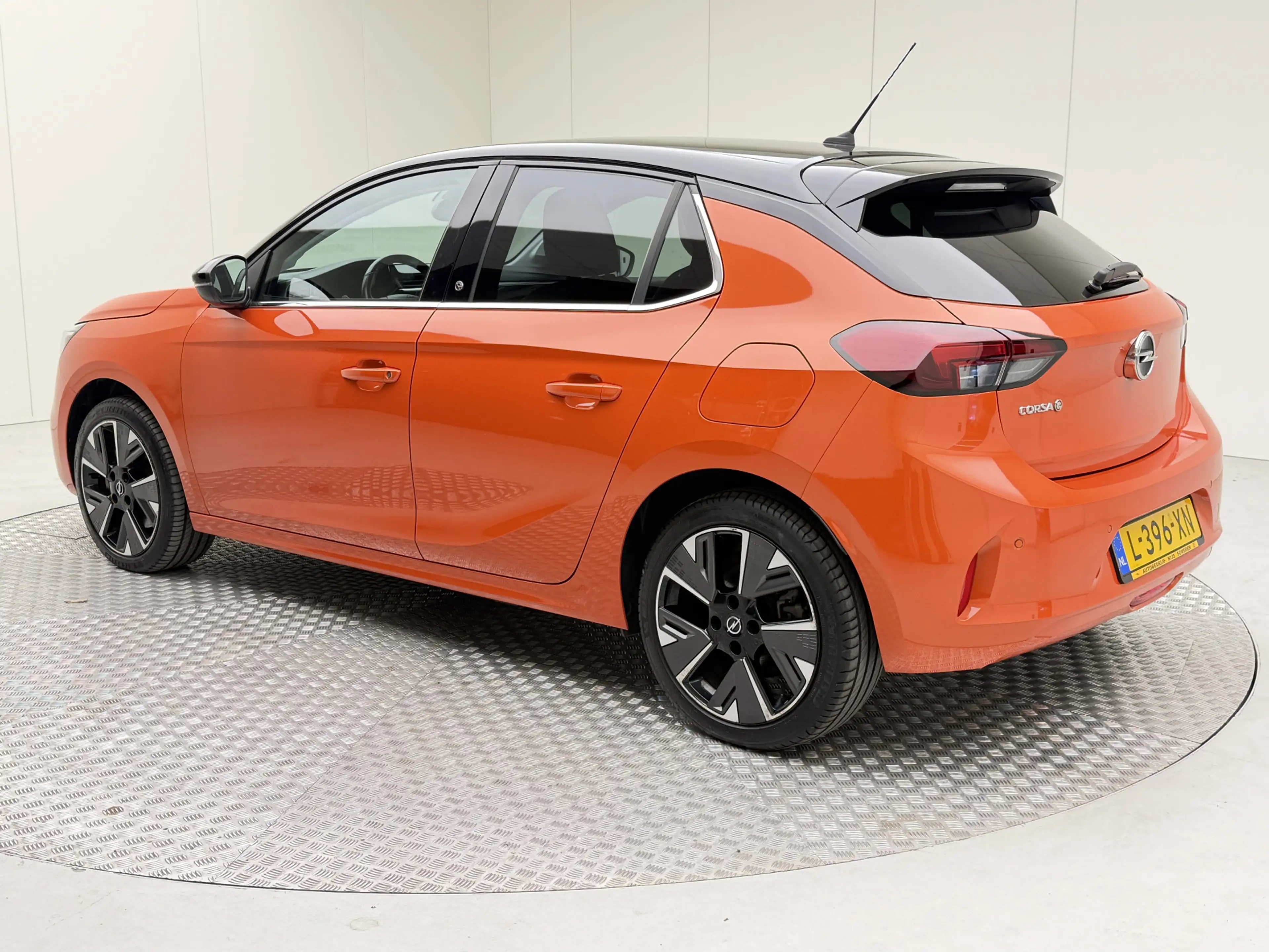 Opel Corsa-e Elegance 50 kWh | Climate control | Navi fullmap | — photo 3