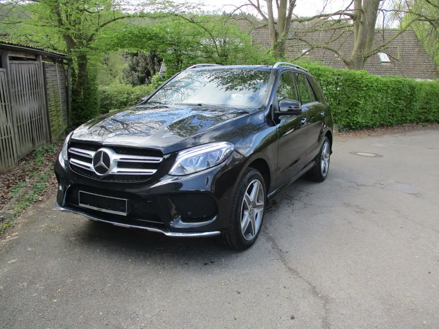Mercedes-Benz GLE 350 d 4Matic VOLL + AMG-Paket +Standheizung Nero - 1