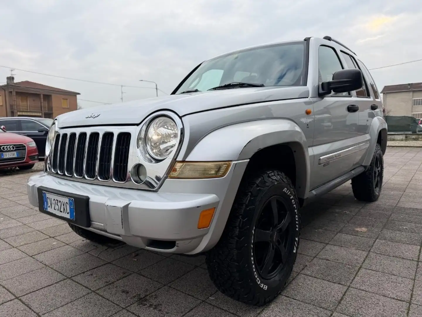 Jeep Cherokee 2.8 CRD Sport//KIT RIALZO// Silber - 1