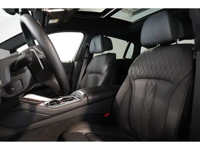 BMW X6 view 11