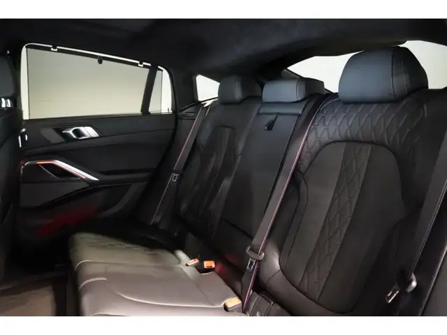 BMW X6 view 12