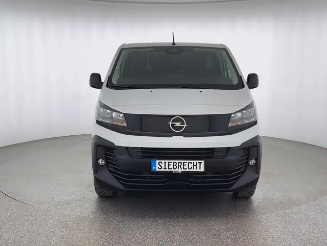 Opel Vivaro view 2