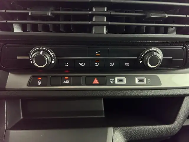 Opel Vivaro view 13
