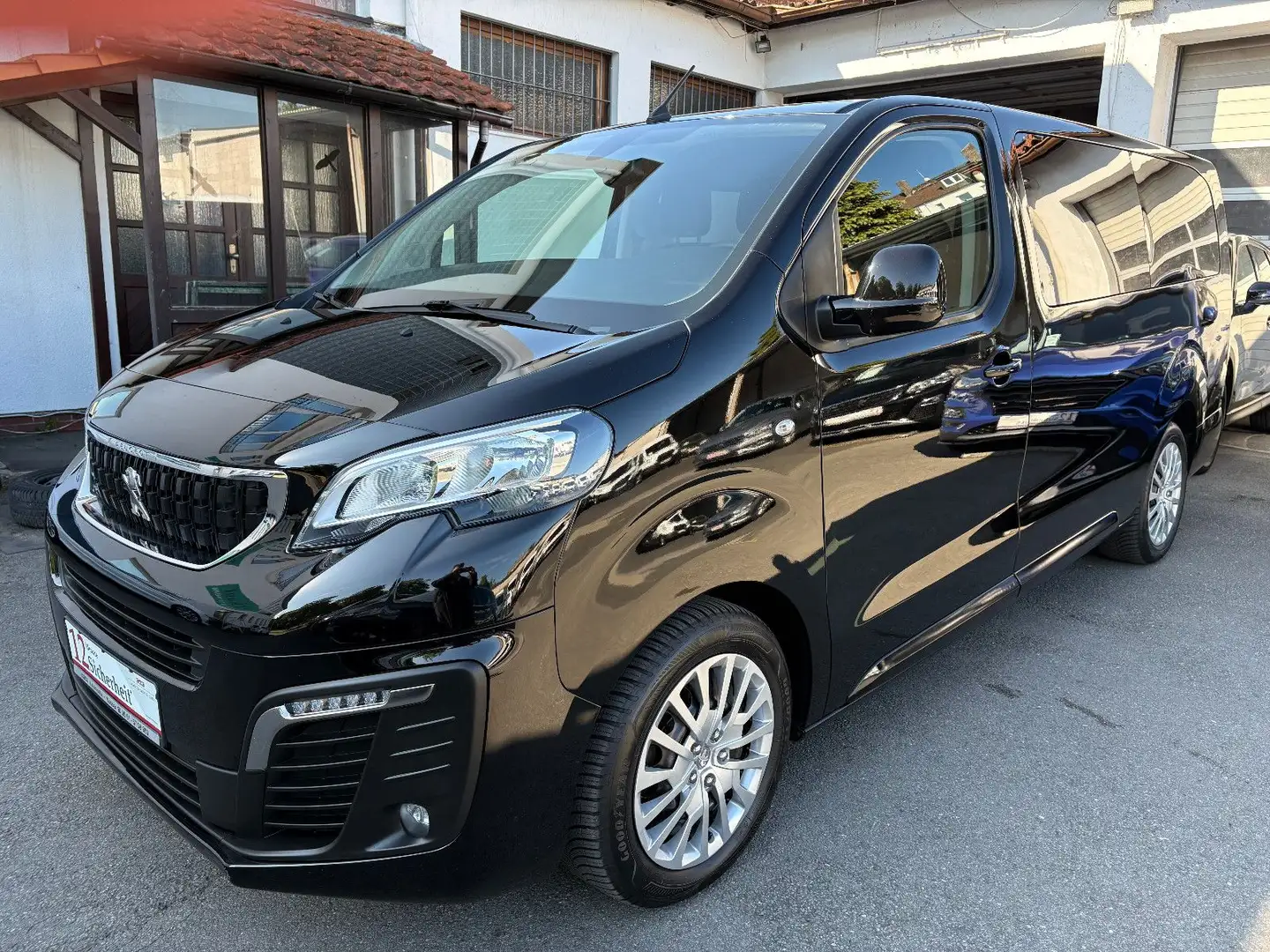 Peugeot Traveller L3 HDI Business 9.Sitze LANG CARPLAY Noir - 1
