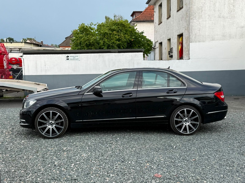 Mercedes-Benz C 250 Automatik*Schiebedach*Tüv Neu*Facelift — photo 2