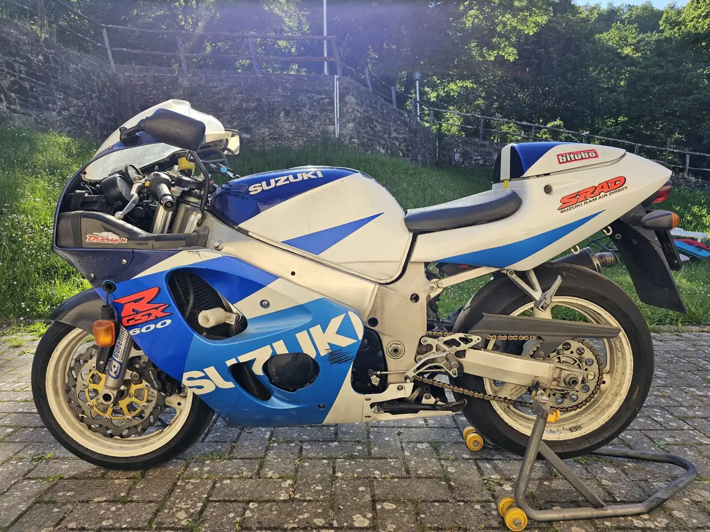 Suzuki GSX-R 600 SRAD Alb - 1
