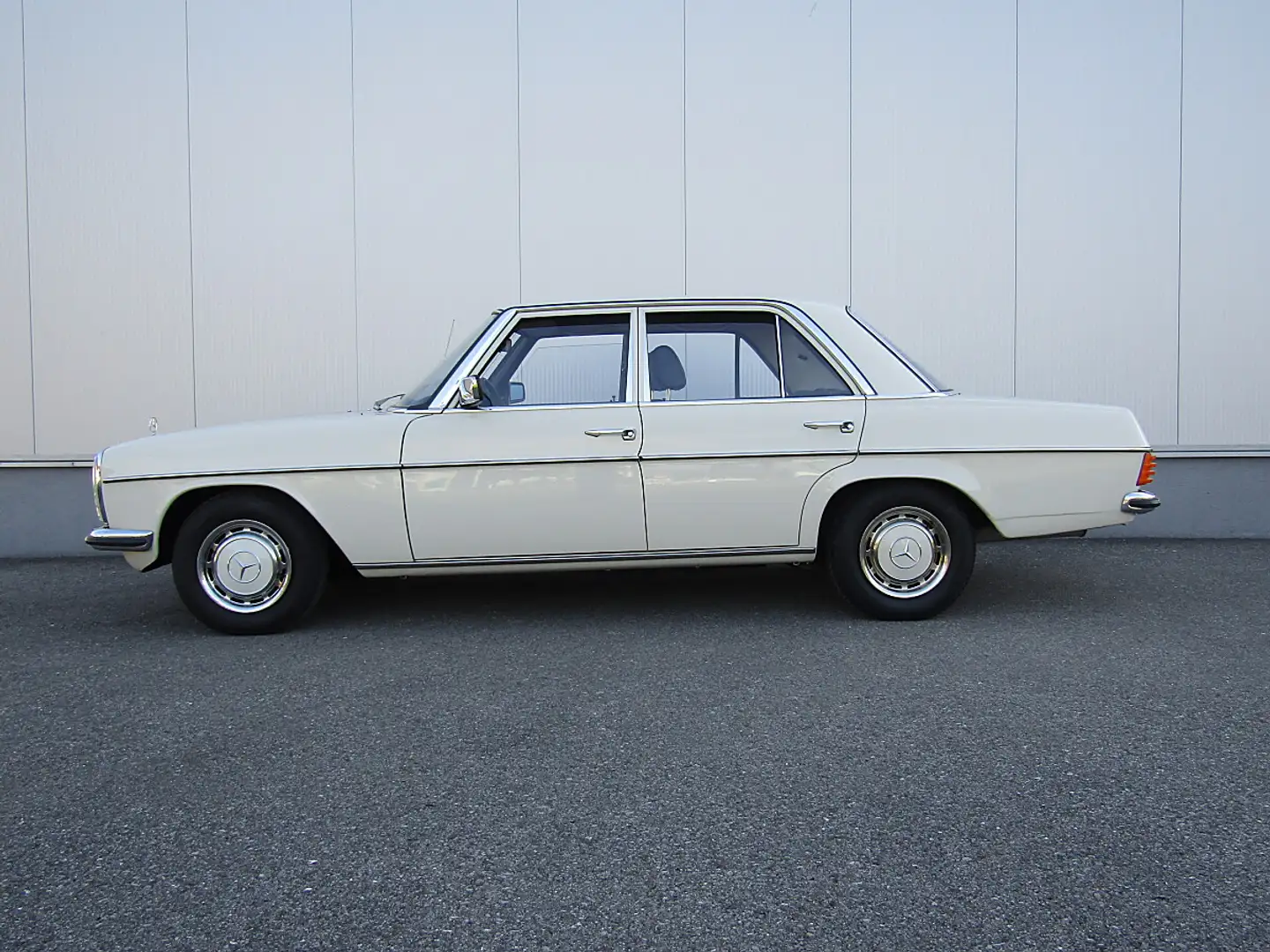 Mercedes-Benz 230 /6 Zylinder top Zustand!! Rarität Weiß - 2