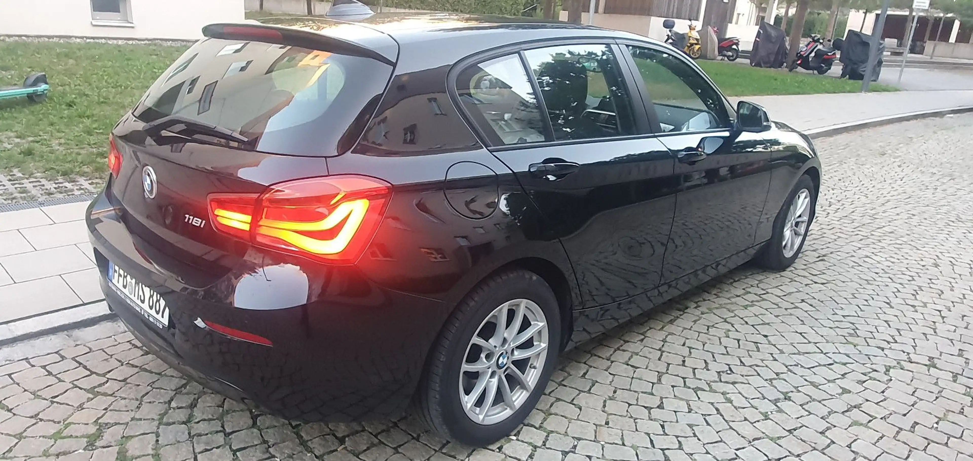BMW 118 iA Advantage Navi LED Sportsitze Garage — photo 3