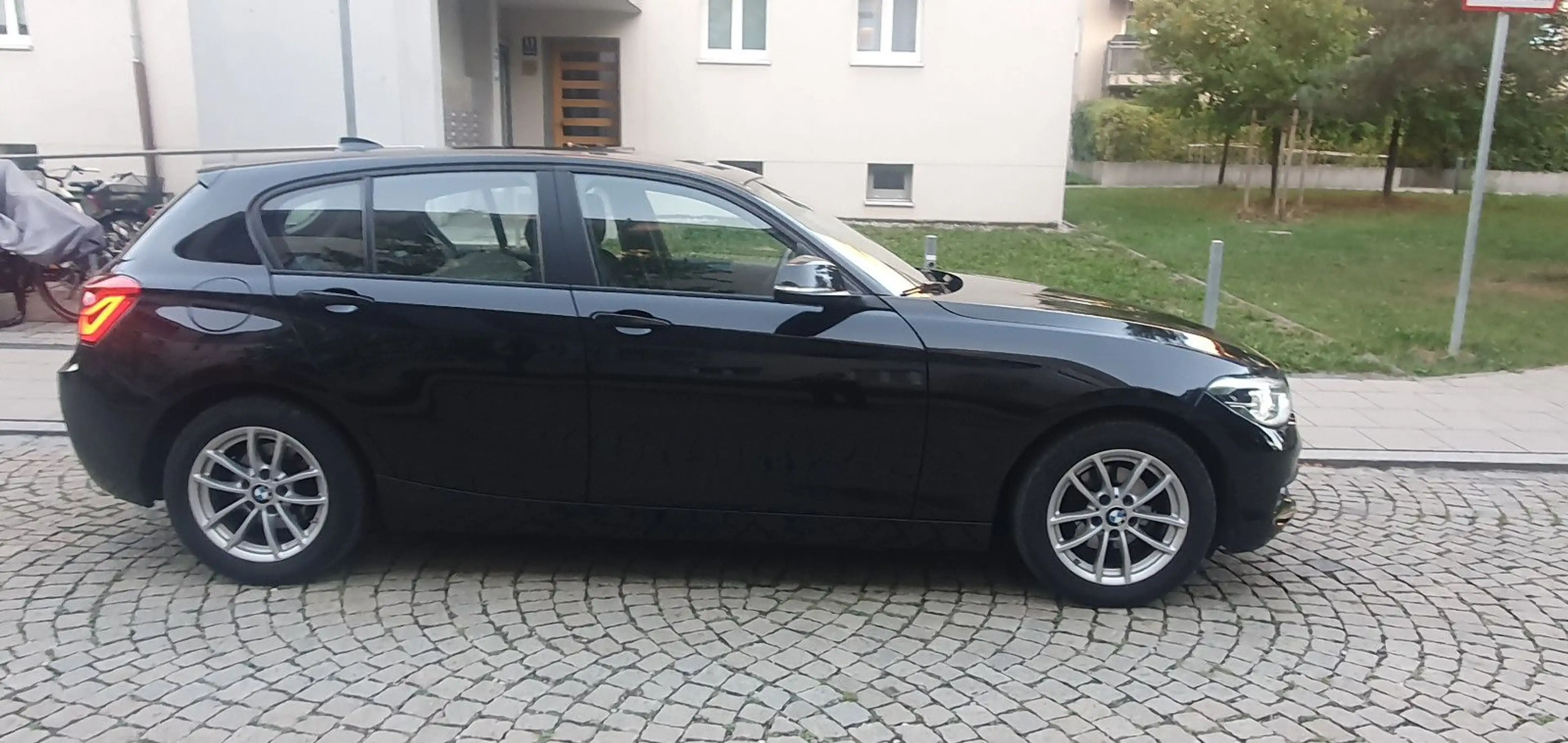 BMW 118 iA Advantage Navi LED Sportsitze Garage — photo 7