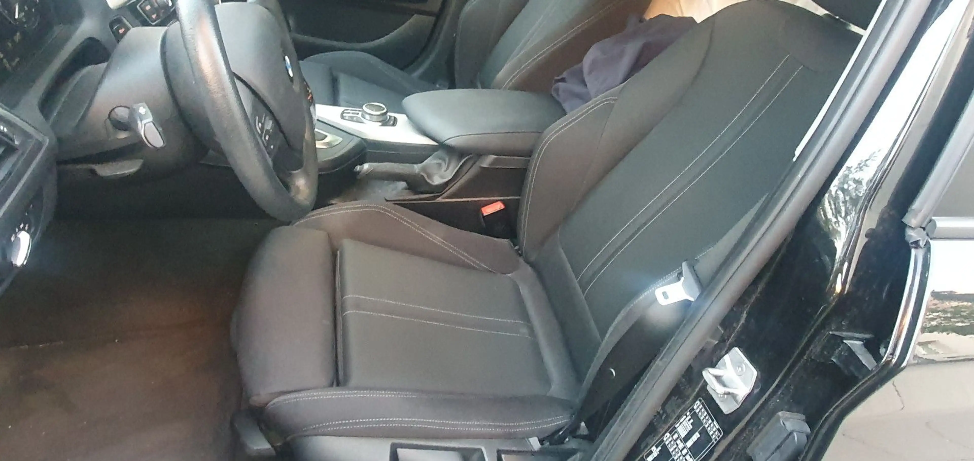 BMW 118 iA Advantage Navi LED Sportsitze Garage — photo 9