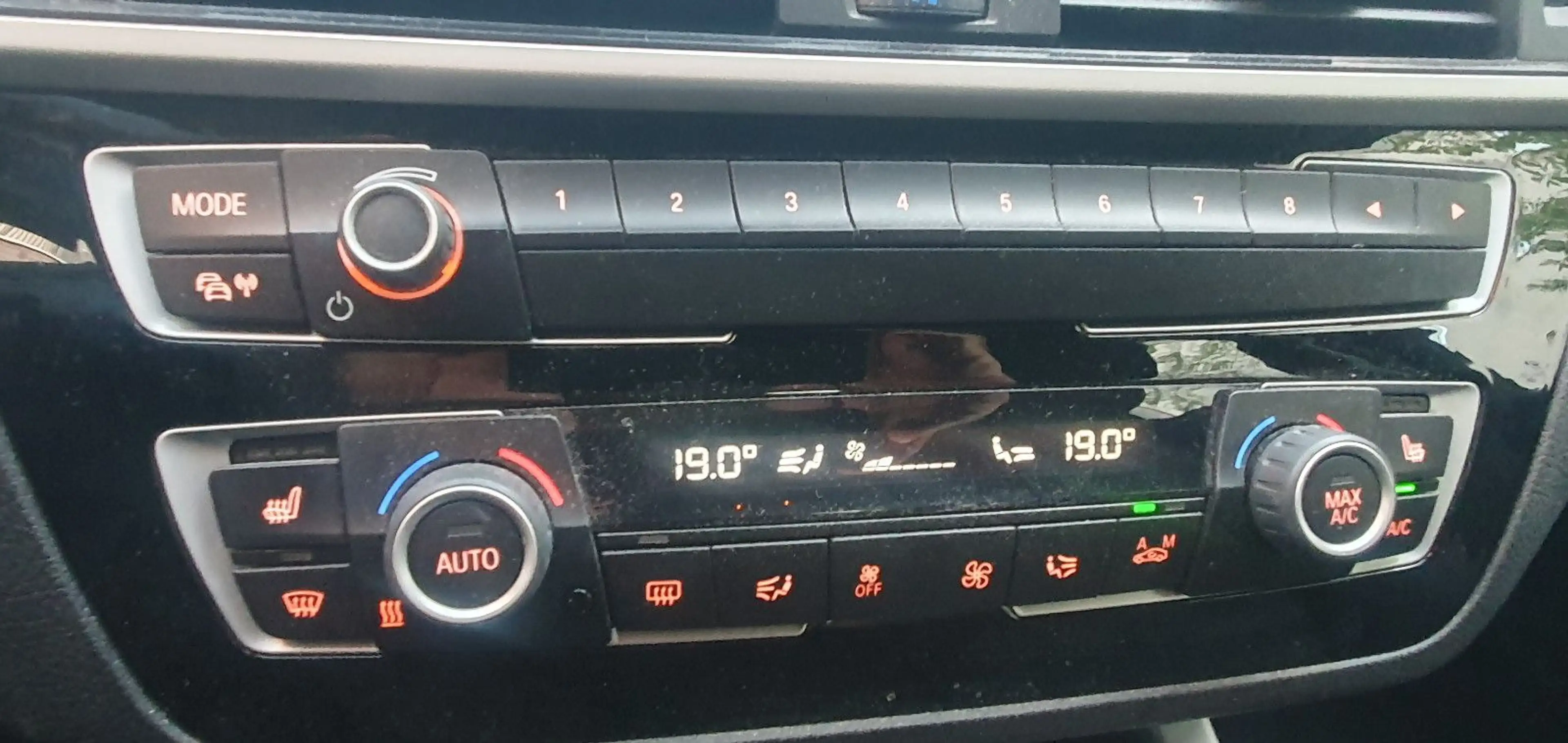 BMW 118 iA Advantage Navi LED Sportsitze Garage — photo 11