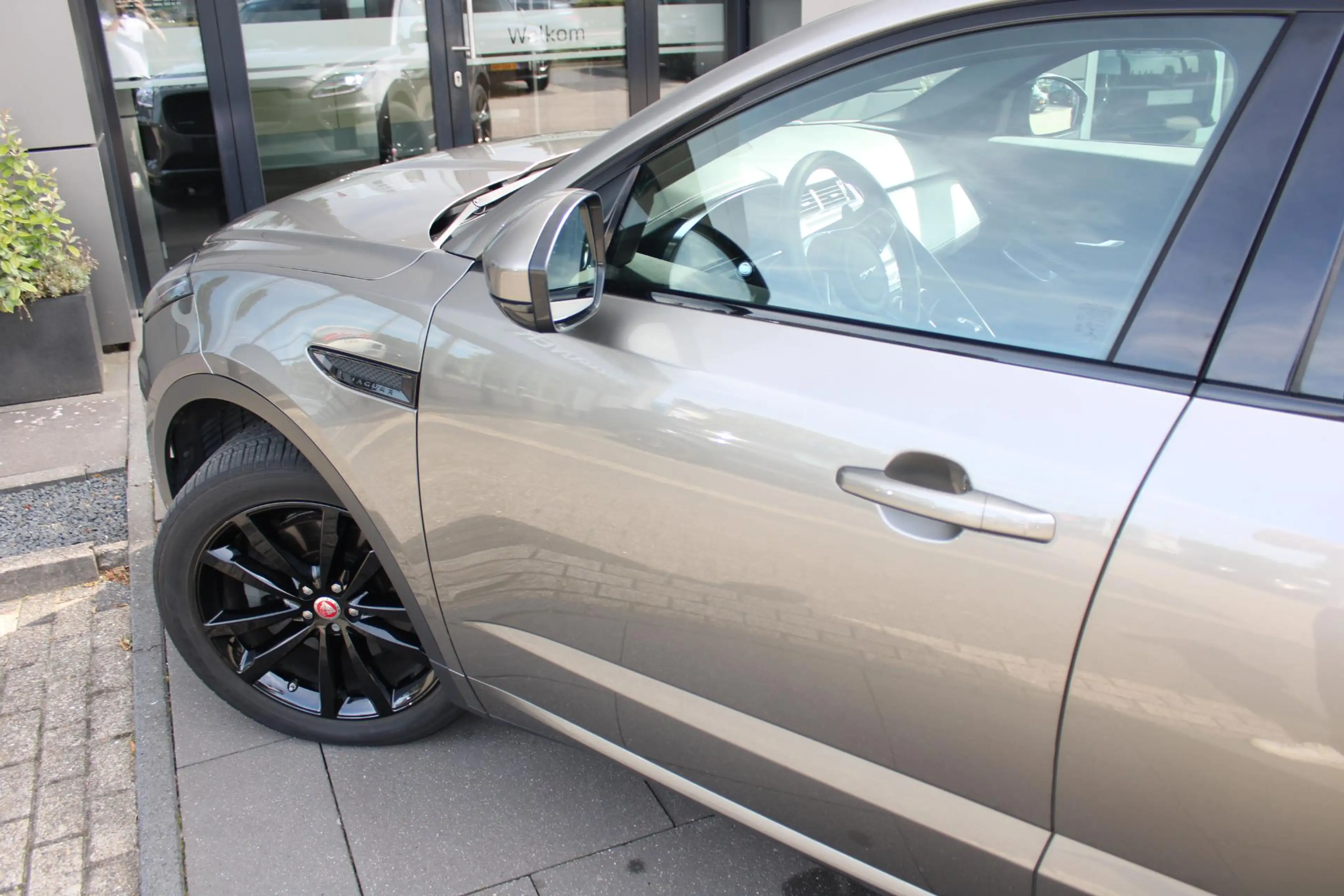 Jaguar E-Pace 2.0 P200 AWD | Pano | Stoel+stuur verwarming | ACC — photo 15
