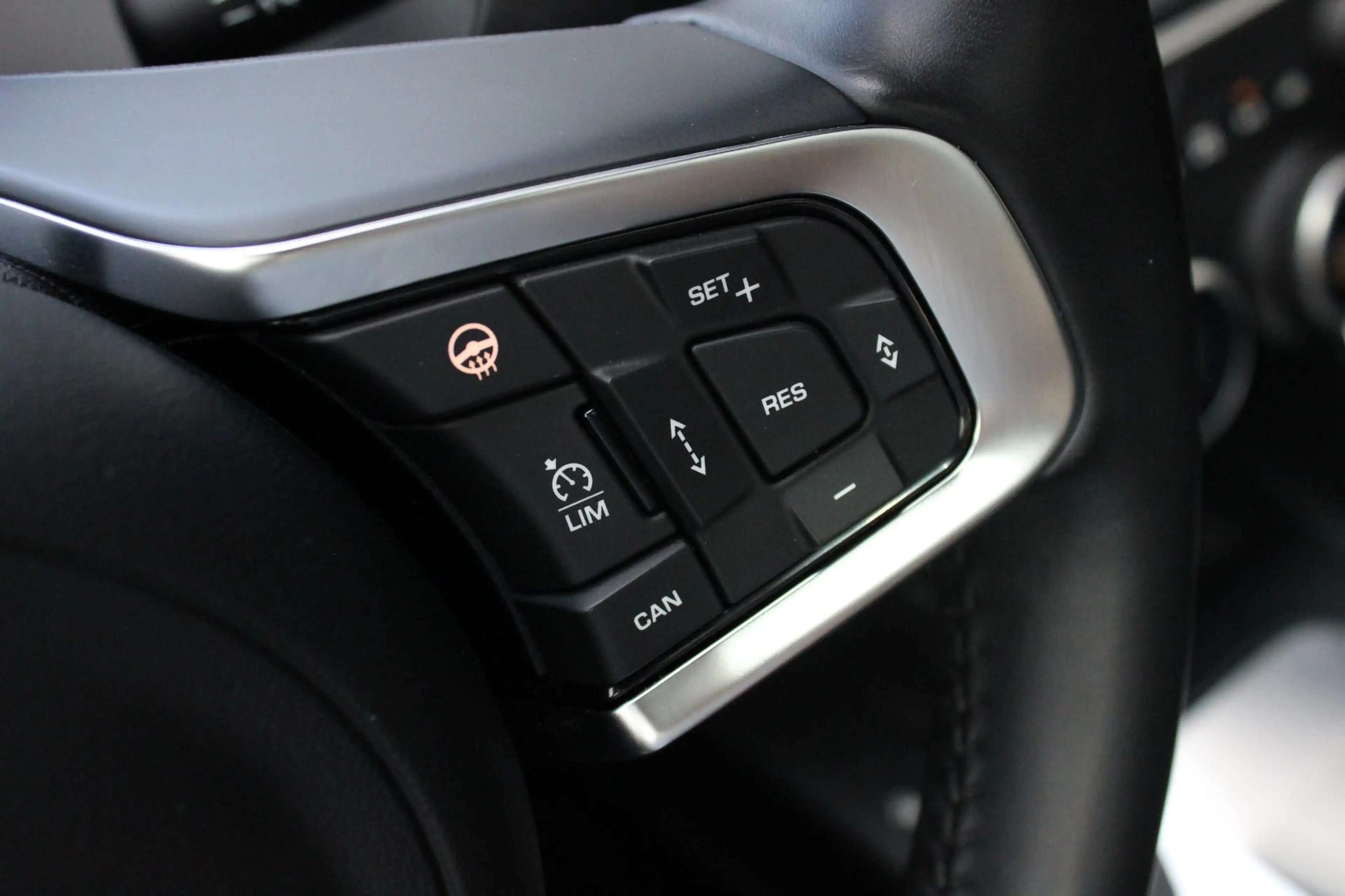 Jaguar E-Pace 2.0 P200 AWD | Pano | Stoel+stuur verwarming | ACC — photo 11