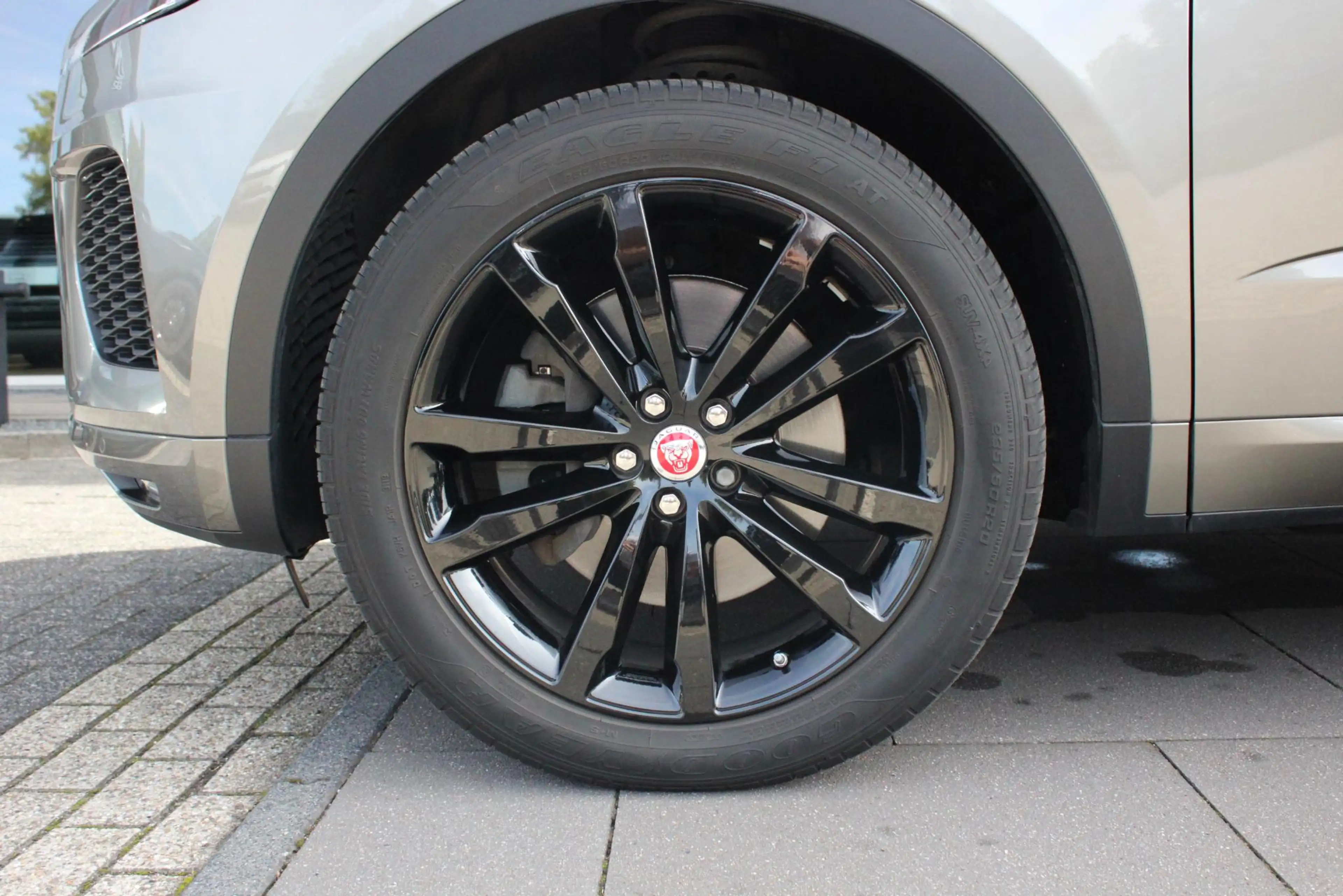 Jaguar E-Pace 2.0 P200 AWD | Pano | Stoel+stuur verwarming | ACC — photo 6