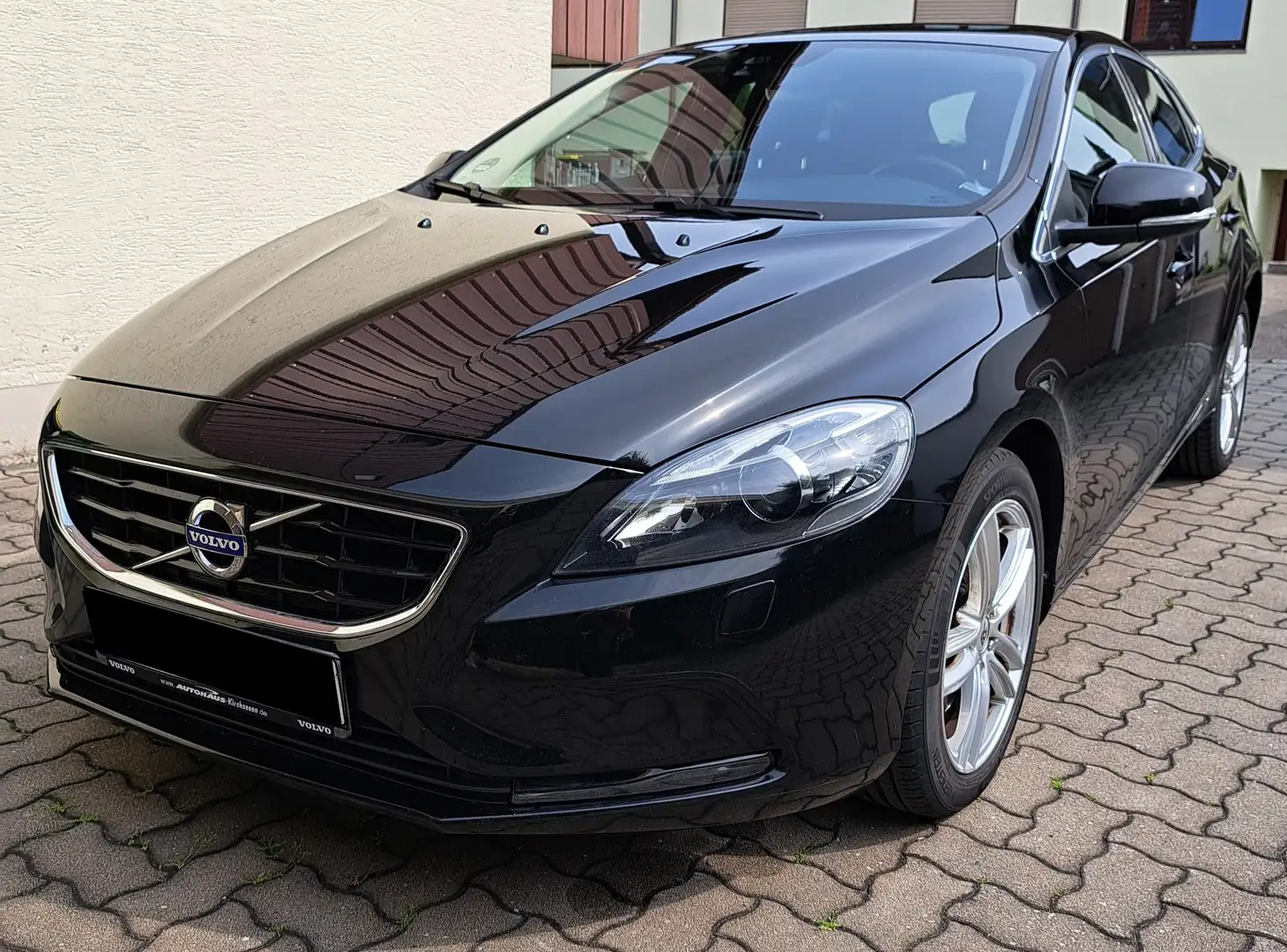 Volvo V40 V40 Diesel D3 Momentum Czarny - 1