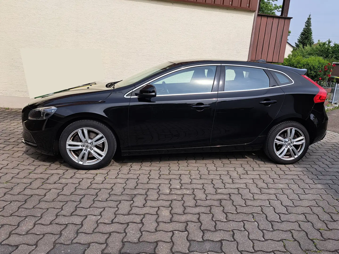 Volvo V40 V40 Diesel D3 Momentum Czarny - 2
