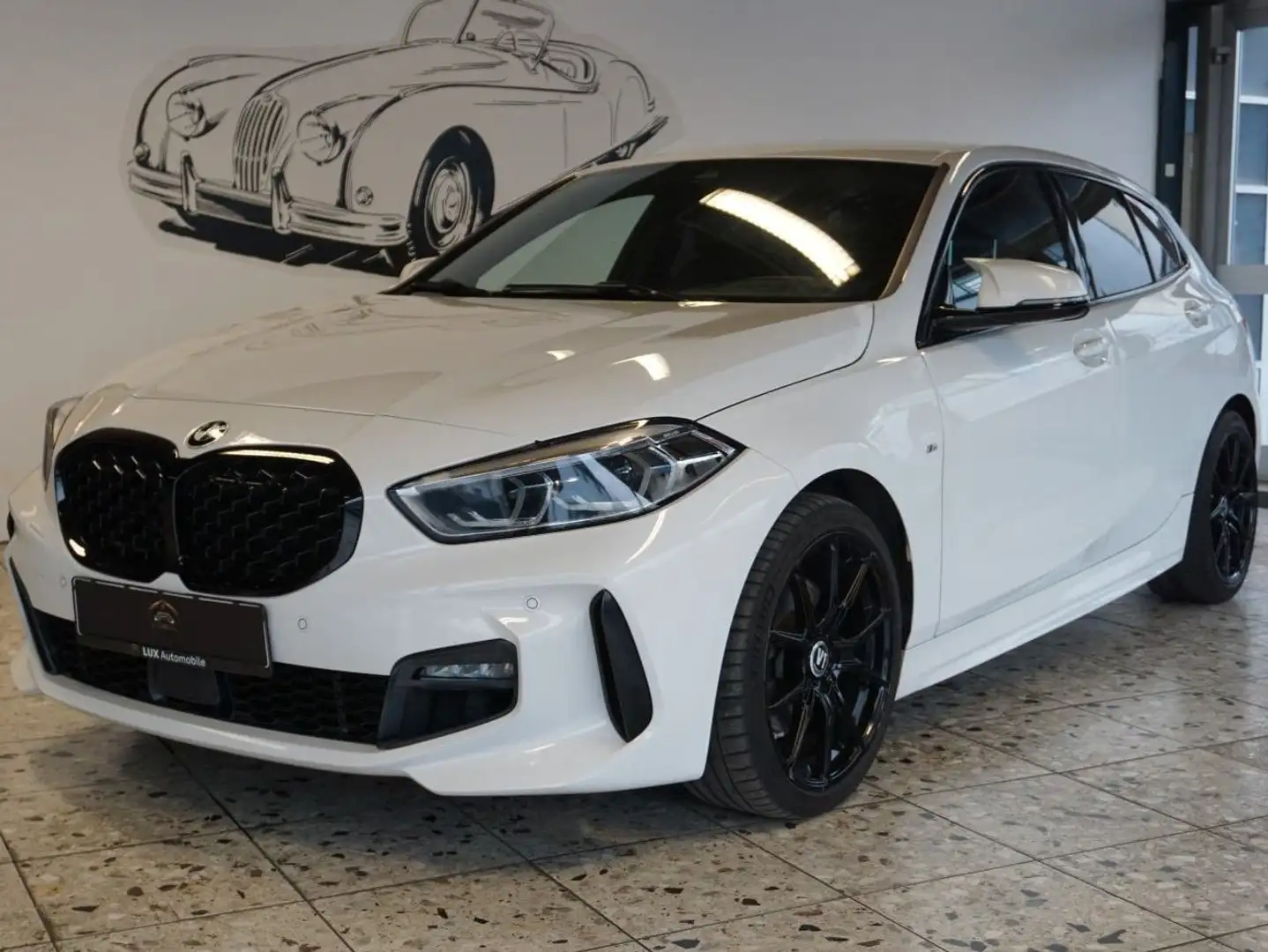 BMW 118 118 i M Sport Bílá - 2