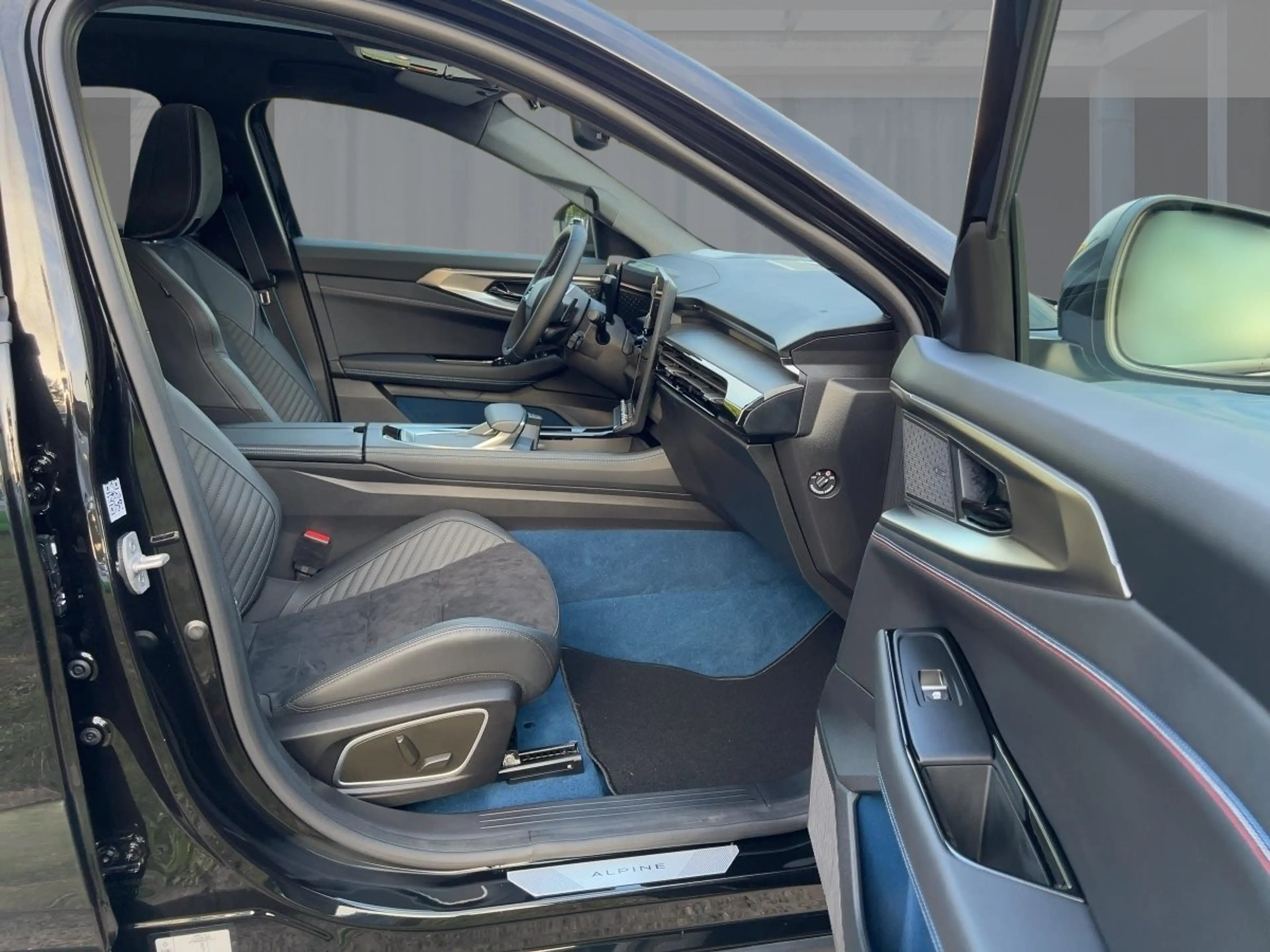 Renault Rafale 1.2 E-TECH Hyper Hybrid 300 Esprit Alpine 4x4 — photo 8