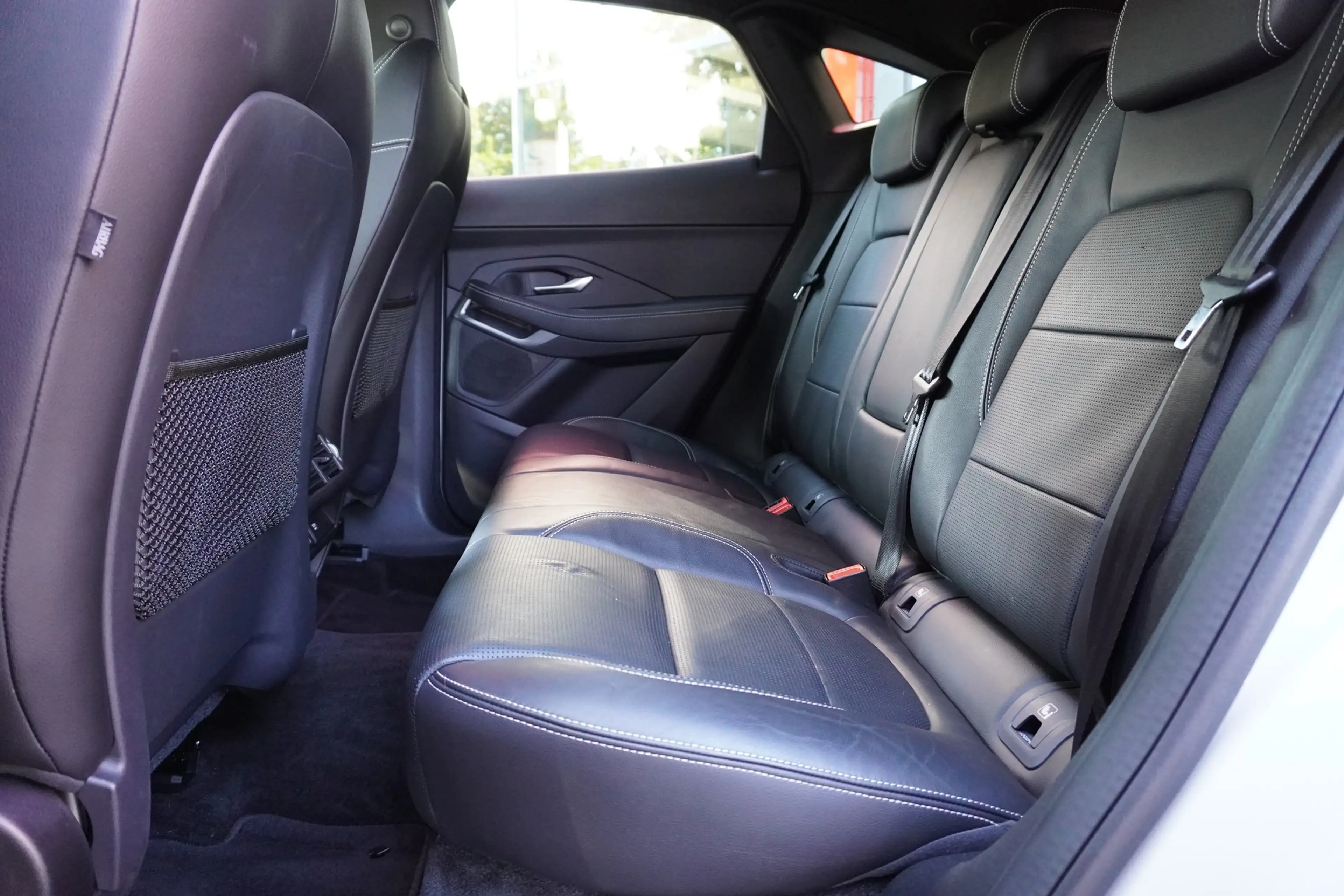 Jaguar E-Pace E-PACE 2.0 R-Dynamic S AWD — photo 12